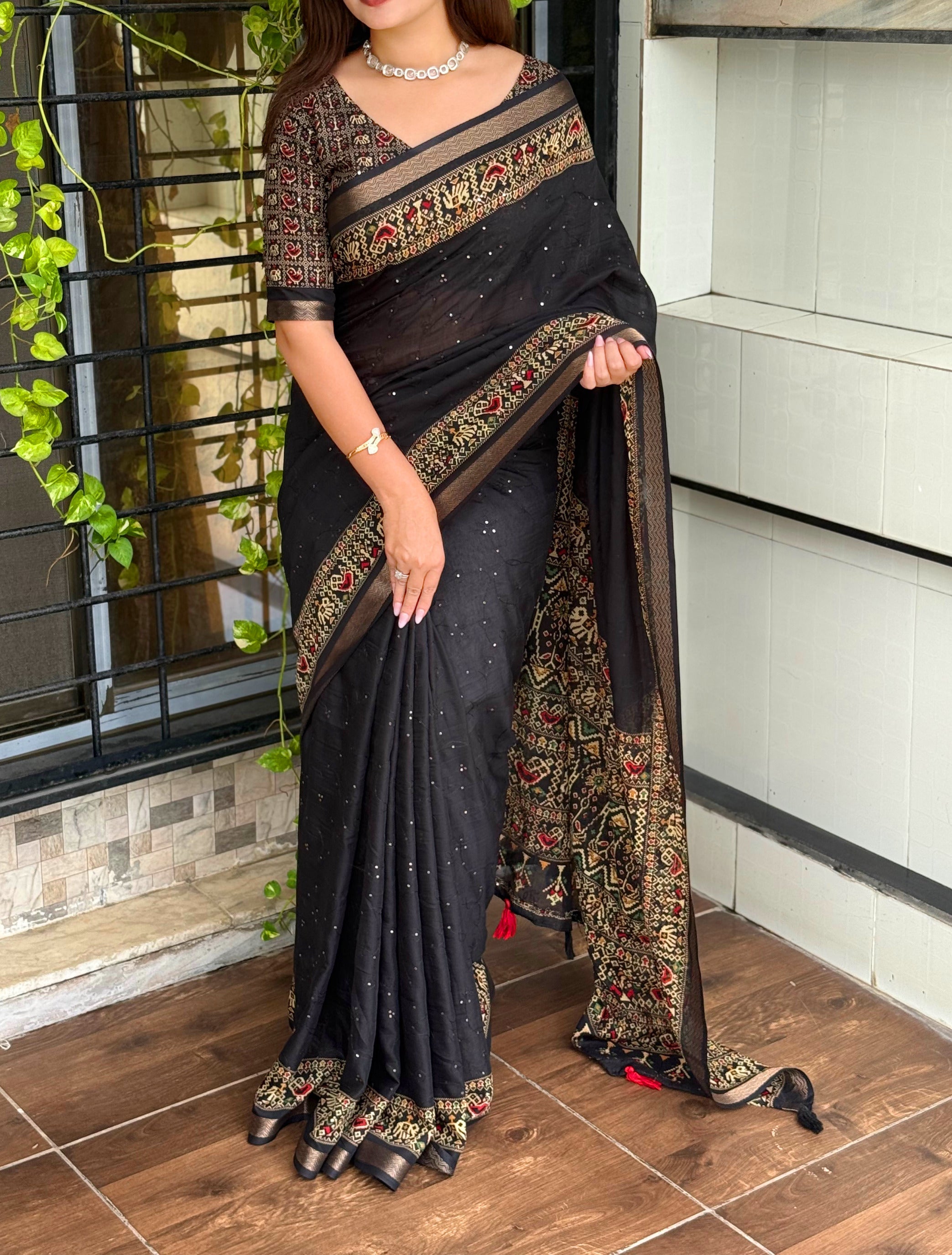 Entrancing Pure Mul Cotton Sequence  With Ajrakh Prined Fancy Designer Saree With Gratifying Blouse Piece
