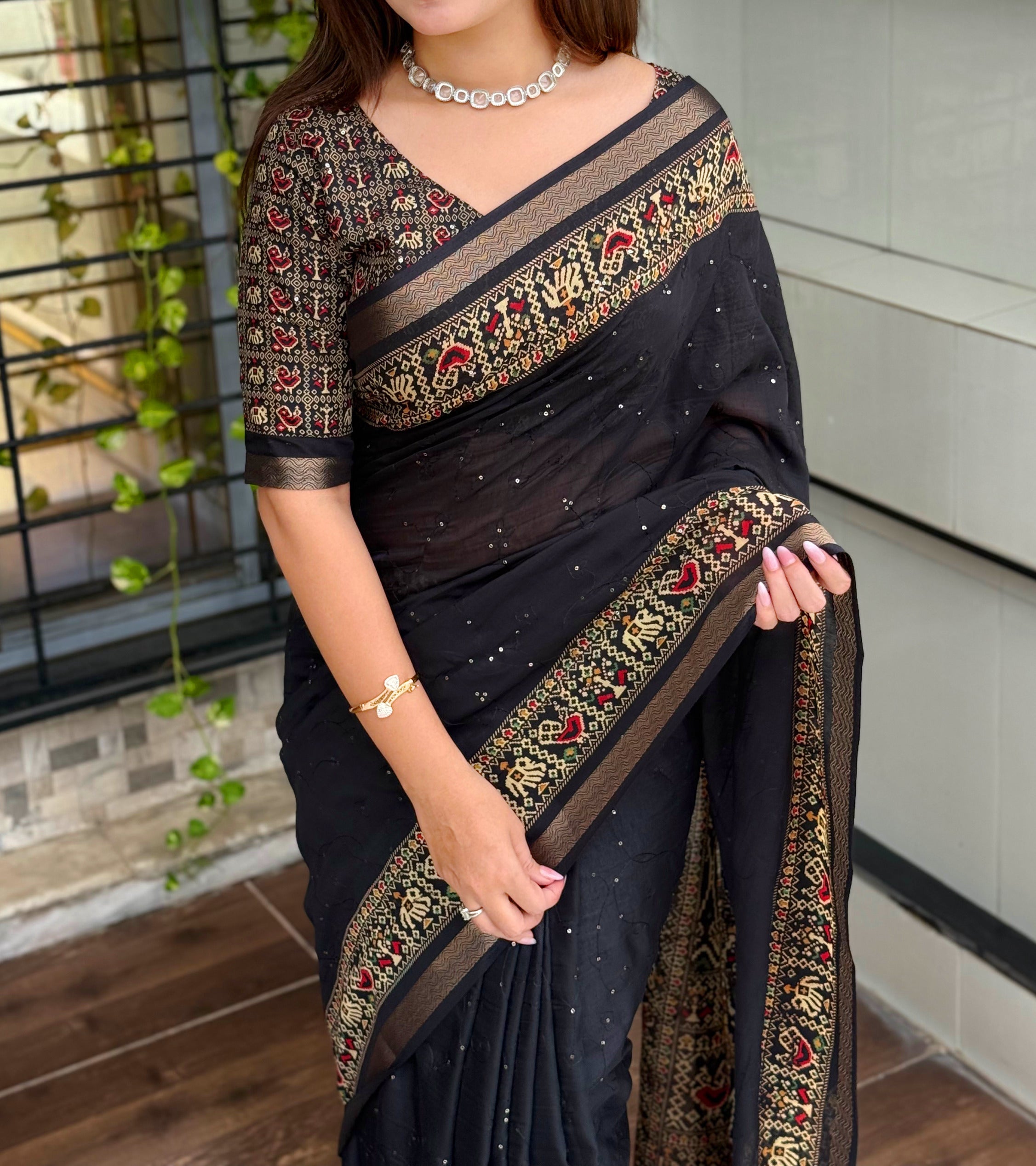 Entrancing Pure Mul Cotton Sequence  With Ajrakh Prined Fancy Designer Saree With Gratifying Blouse Piece