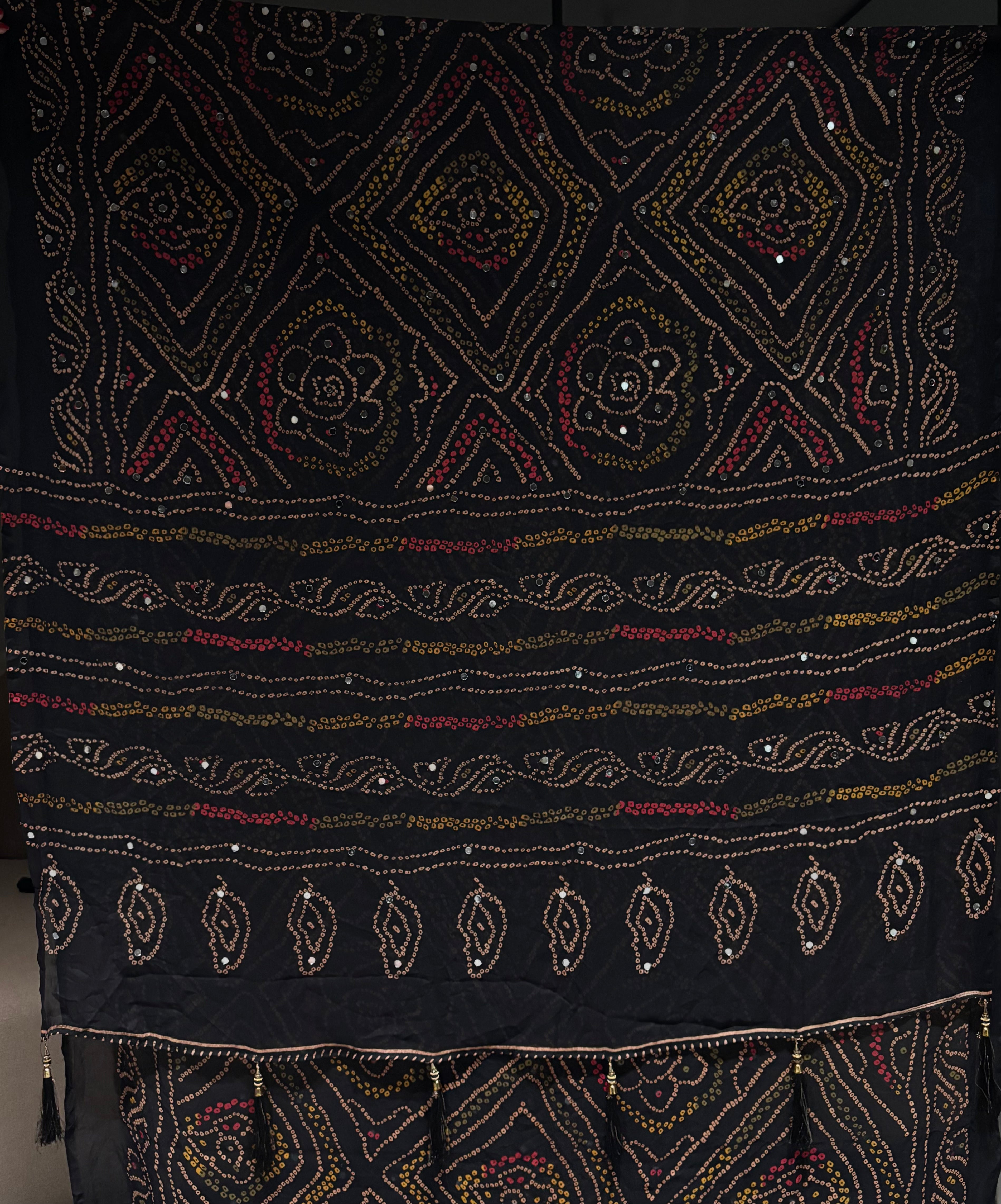 Blooming Party Wear Georgette Bandhani Print Tussels n Mirror Work Designer Saree With Blouse Piece