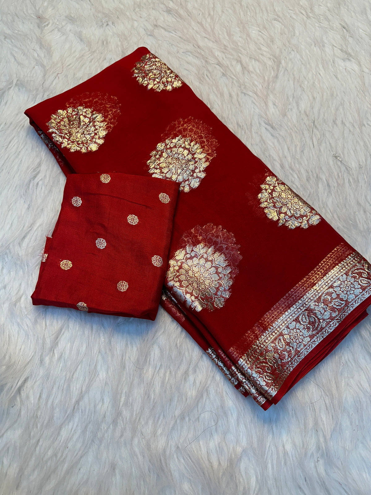 Effervescent Festive Wear Viscose Georgette Jacquard Zari Work Saree With Blouse Piece
