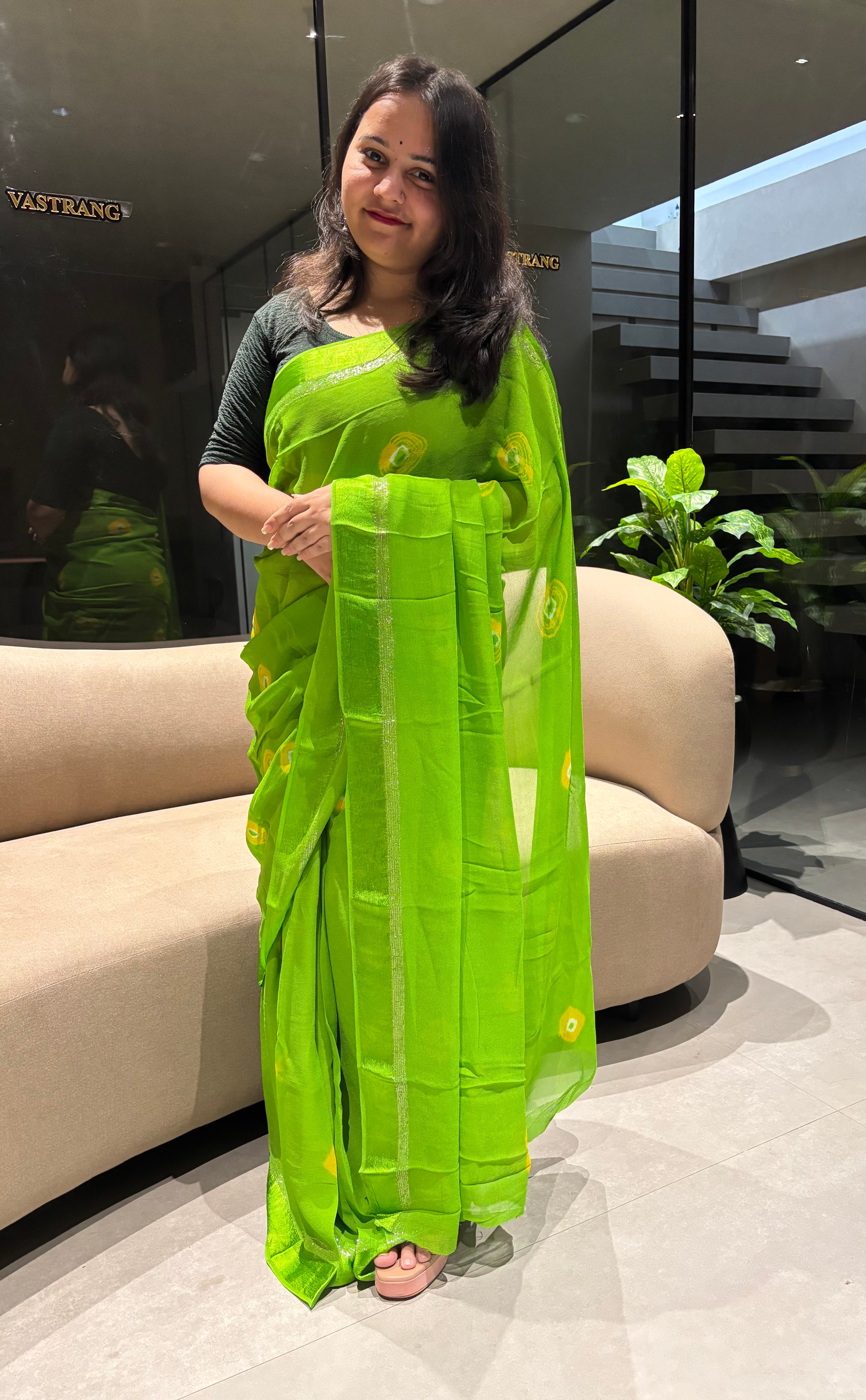 Glamorous Pure Viscose Georgette Satin Border Butta Print Saree With Contrast Blouse Piece