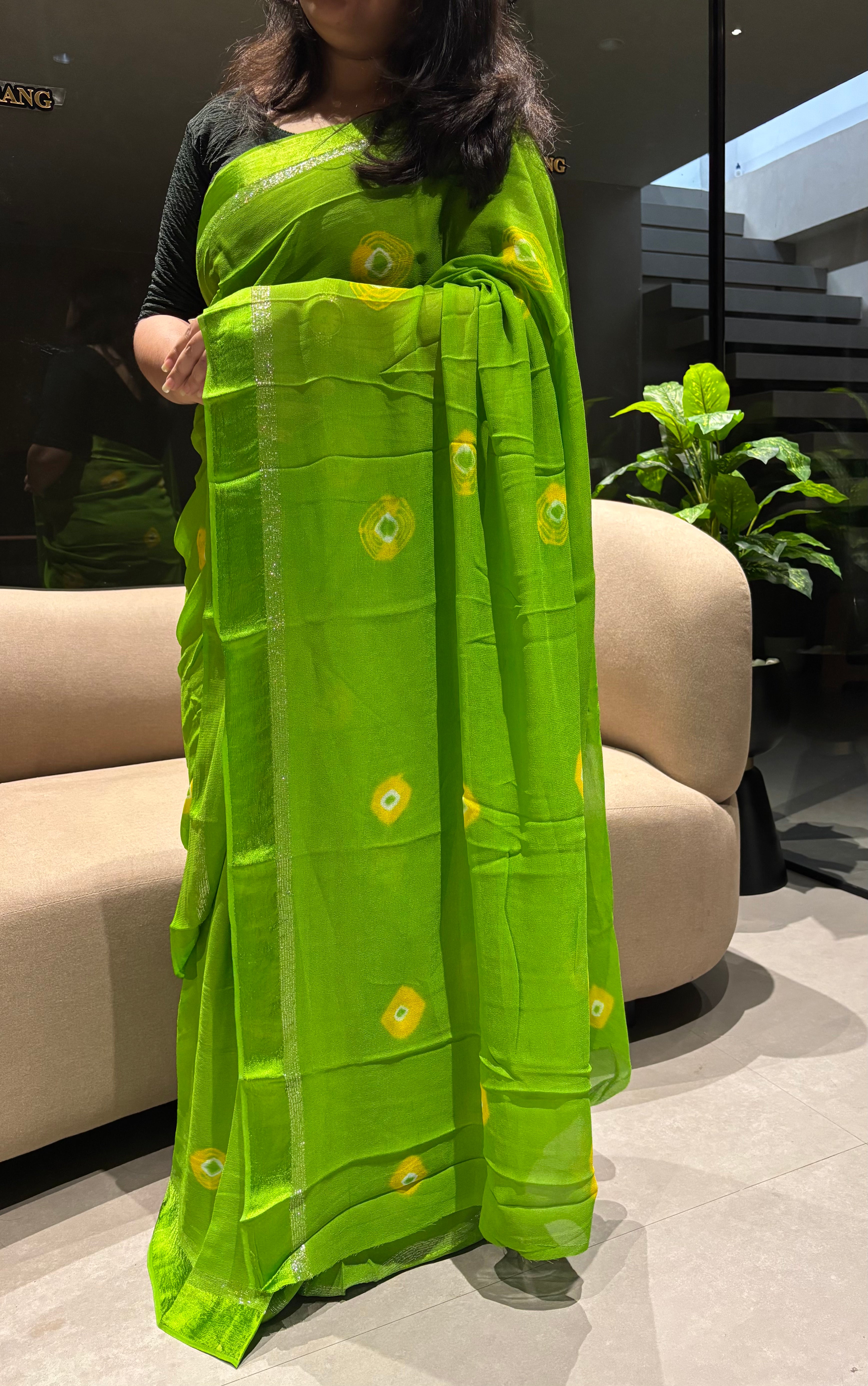Glamorous Pure Viscose Georgette Satin Border Butta Print Saree With Contrast Blouse Piece