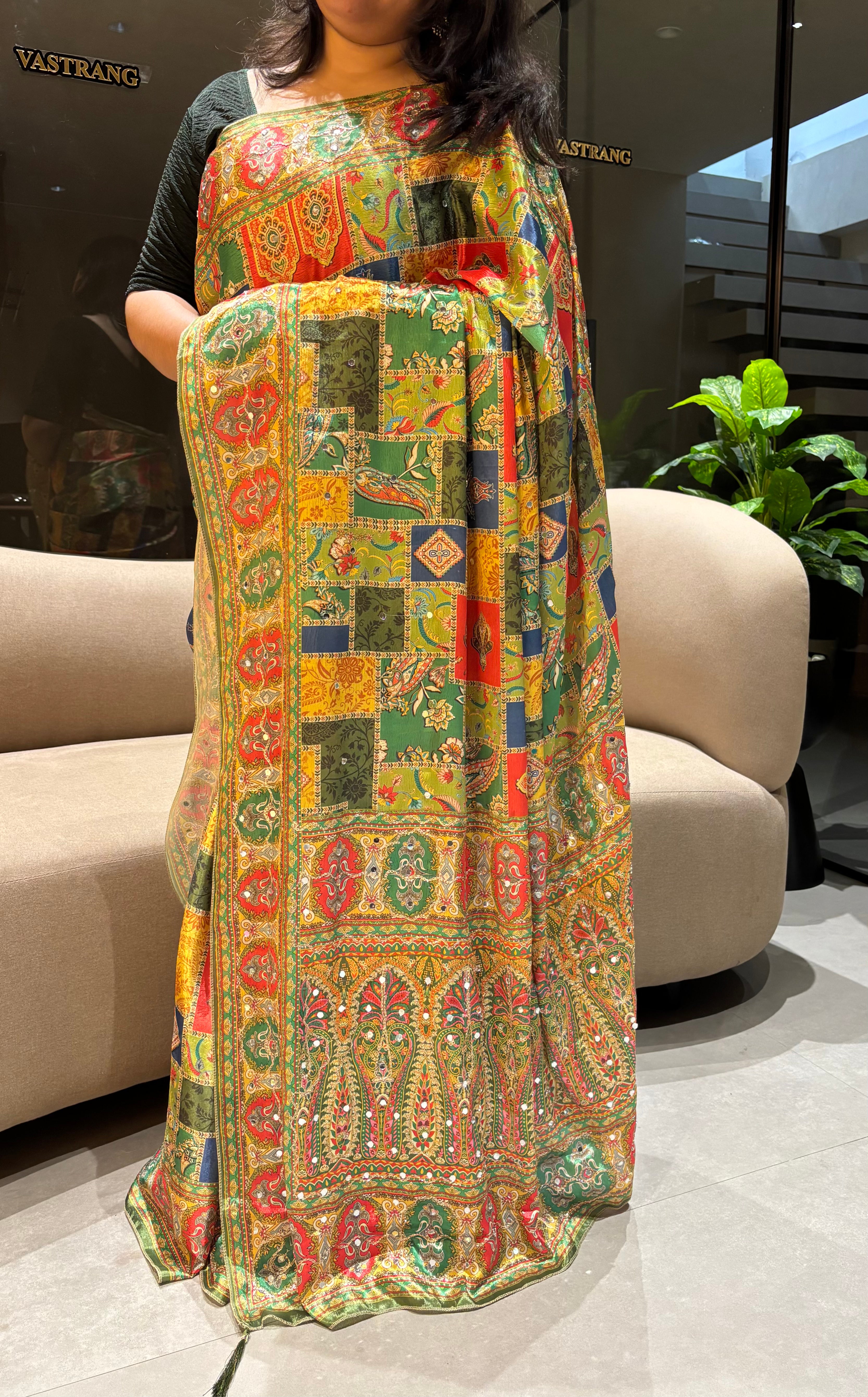Charismatic Festive Wear Silk Rich Pallu Thread n Mirror Work Designer Saree With Blouse Piece