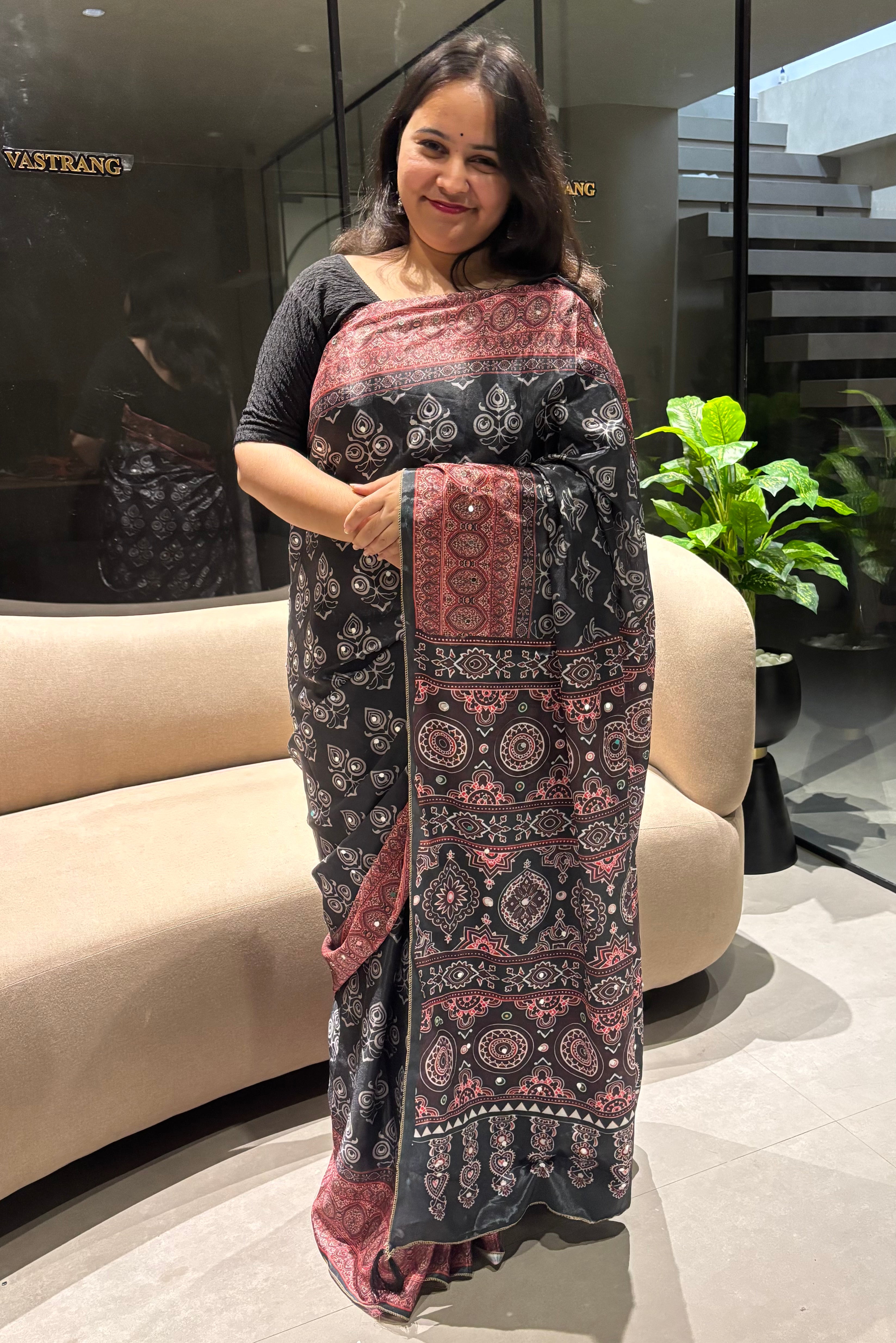 Incredible Function Wear Satin Silk Rich Pallu Thread n Mirror Work Designer Saree With Blouse Piece