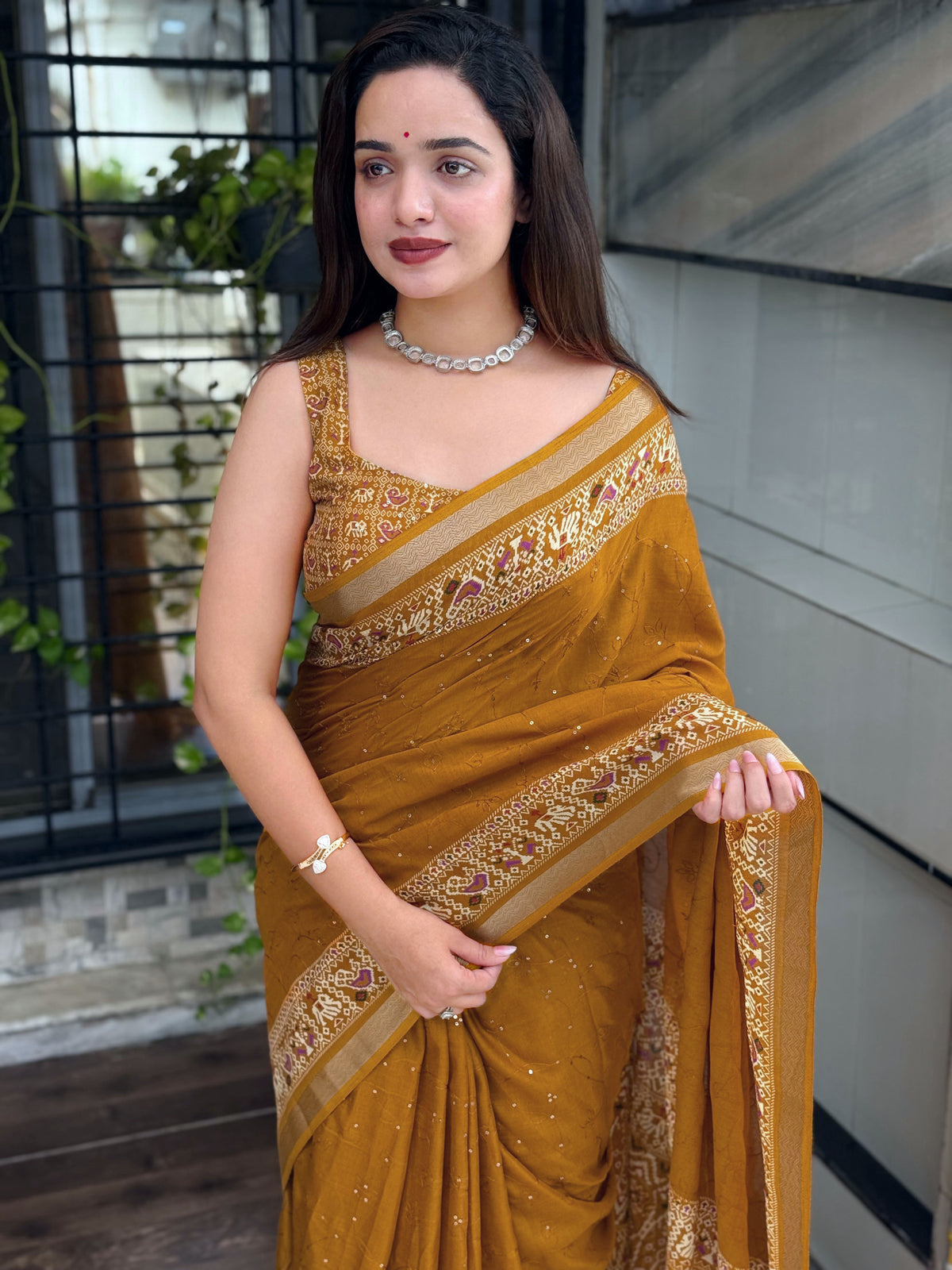 Entrancing Pure Mul Cotton Sequence  With Ajrakh Prined Fancy Designer Saree With Gratifying Blouse Piece