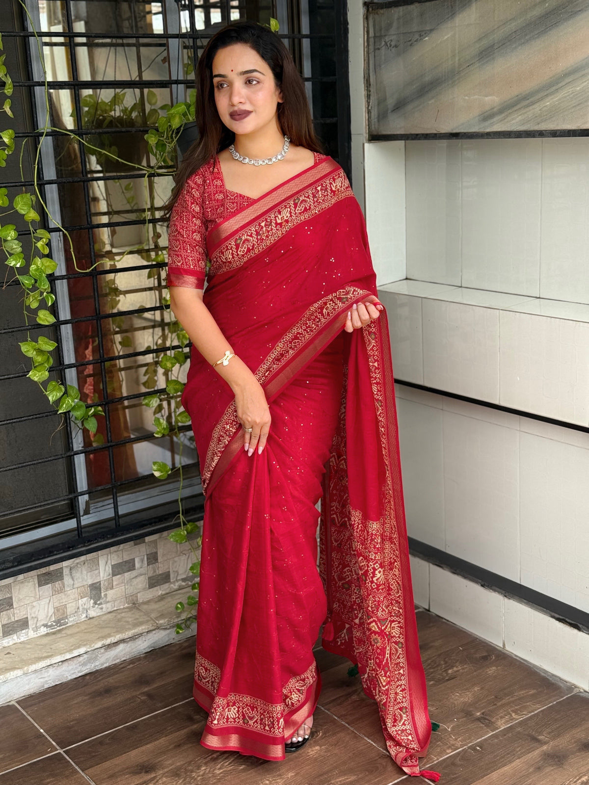 Entrancing Pure Mul Cotton Sequence  With Ajrakh Prined Fancy Designer Saree With Gratifying Blouse Piece