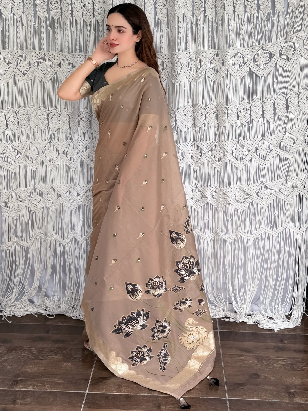 Stunning Wedding Wear Linen Cotton Print n Tussles Work Designer Saree With Unstitched Blouse Piece