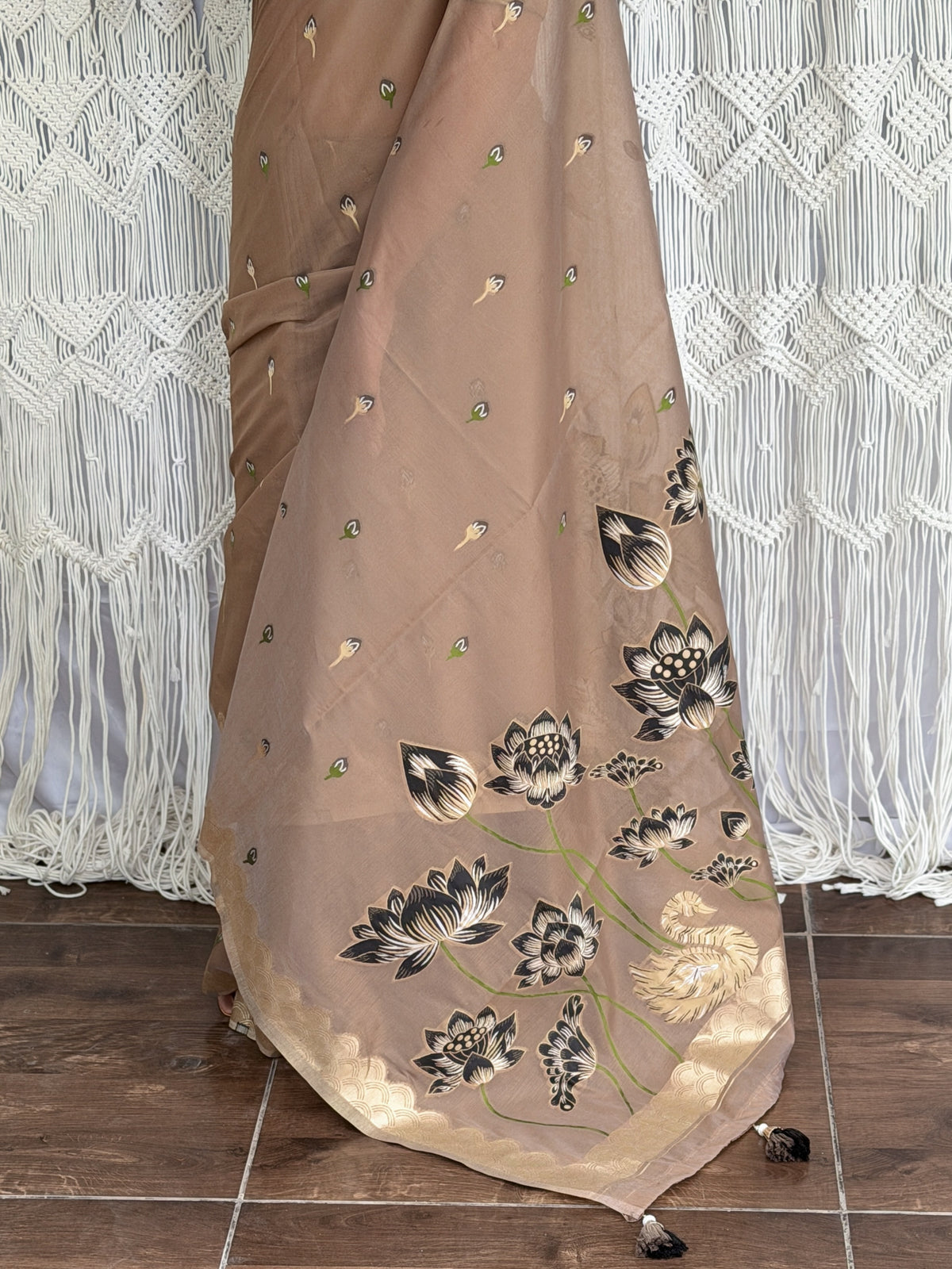 Stunning Wedding Wear Linen Cotton Print n Tussles Work Designer Saree With Unstitched Blouse Piece