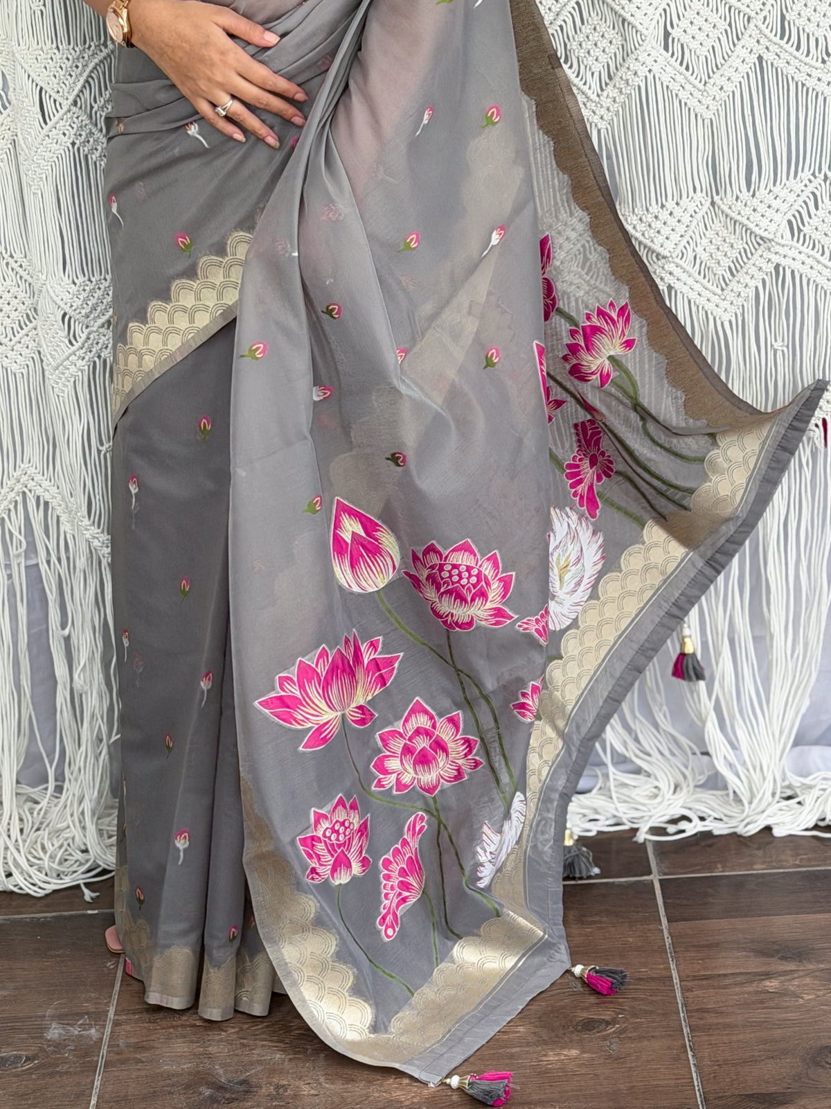 Stunning Wedding Wear Linen Cotton Print n Tussles Work Designer Saree With Unstitched Blouse Piece