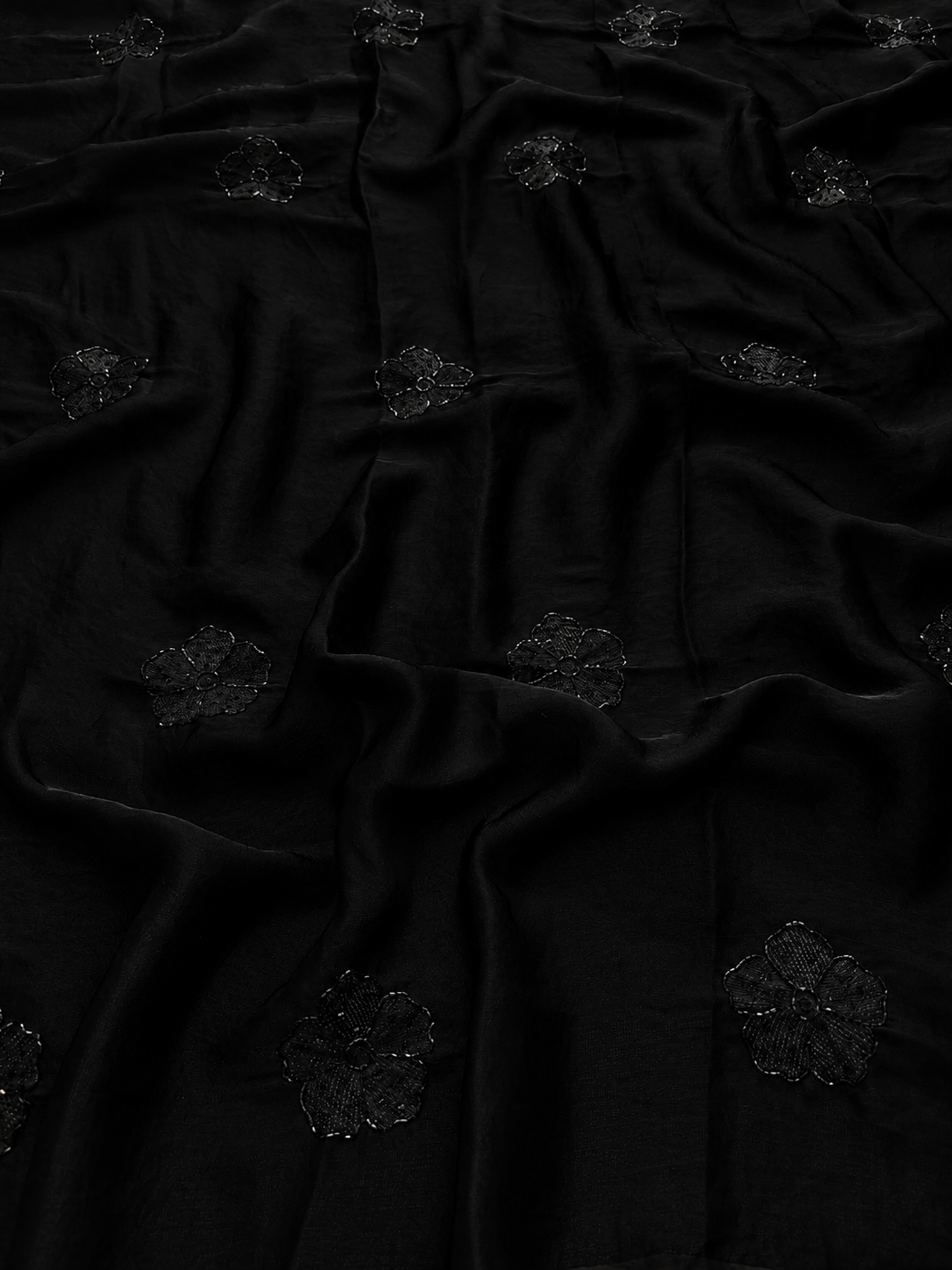 Prettiest Wedding Wear Silk Embroidery Thread n Beads Work Designer Saree With Blouse Piece