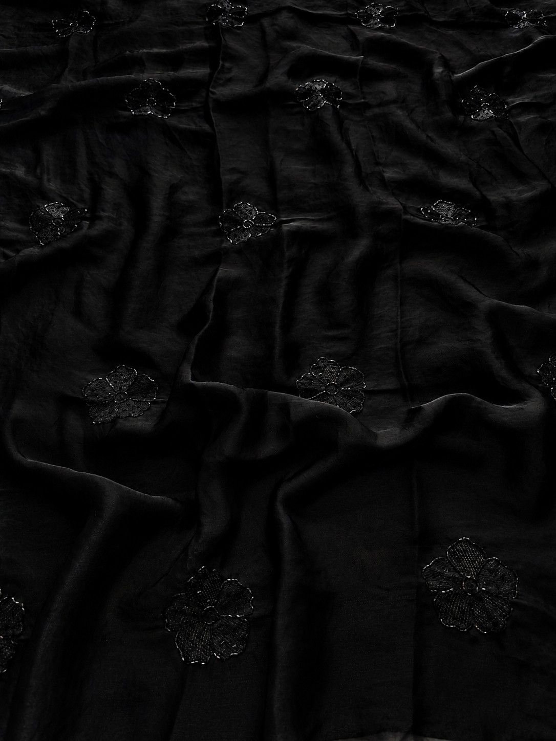 Prettiest Wedding Wear Silk Embroidery Thread n Beads Work Designer Saree With Blouse Piece