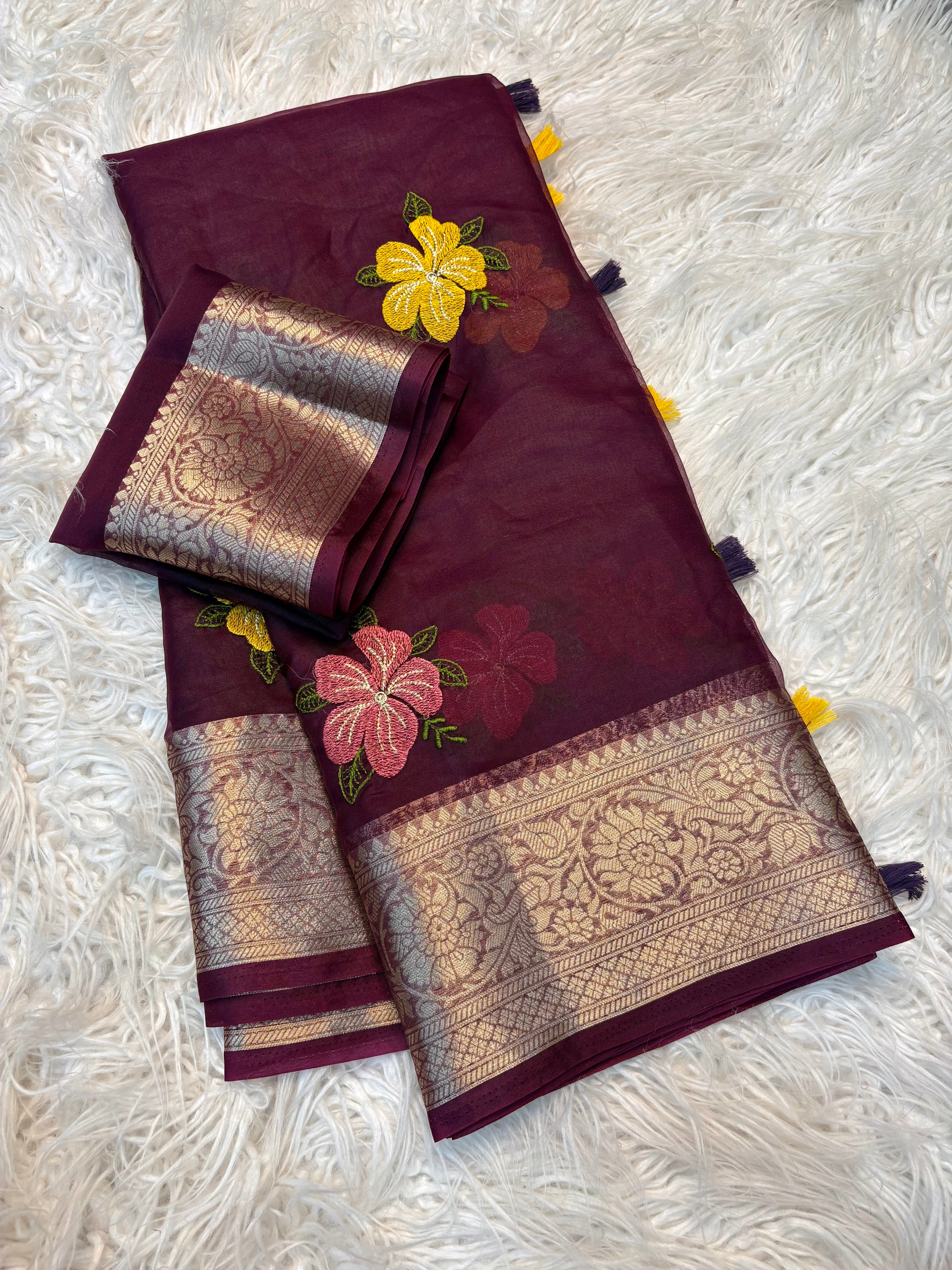 Effervescent Function Wear Organza Jacqurad Weaving Border Flower Thread Embroiderey Work Fancy Saree
