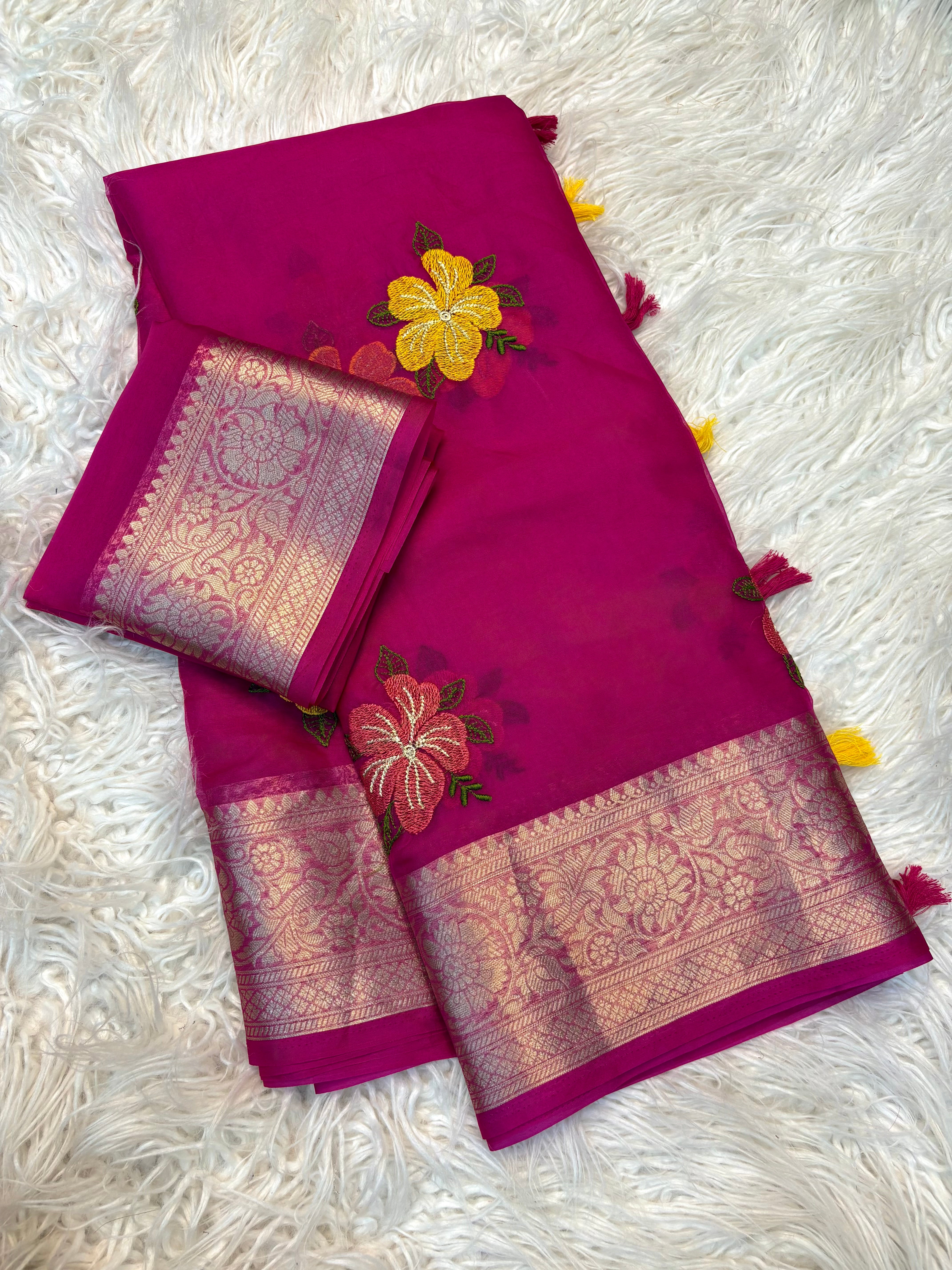 Effervescent Function Wear Organza Jacqurad Weaving Border Flower Thread Embroiderey Work Fancy Saree