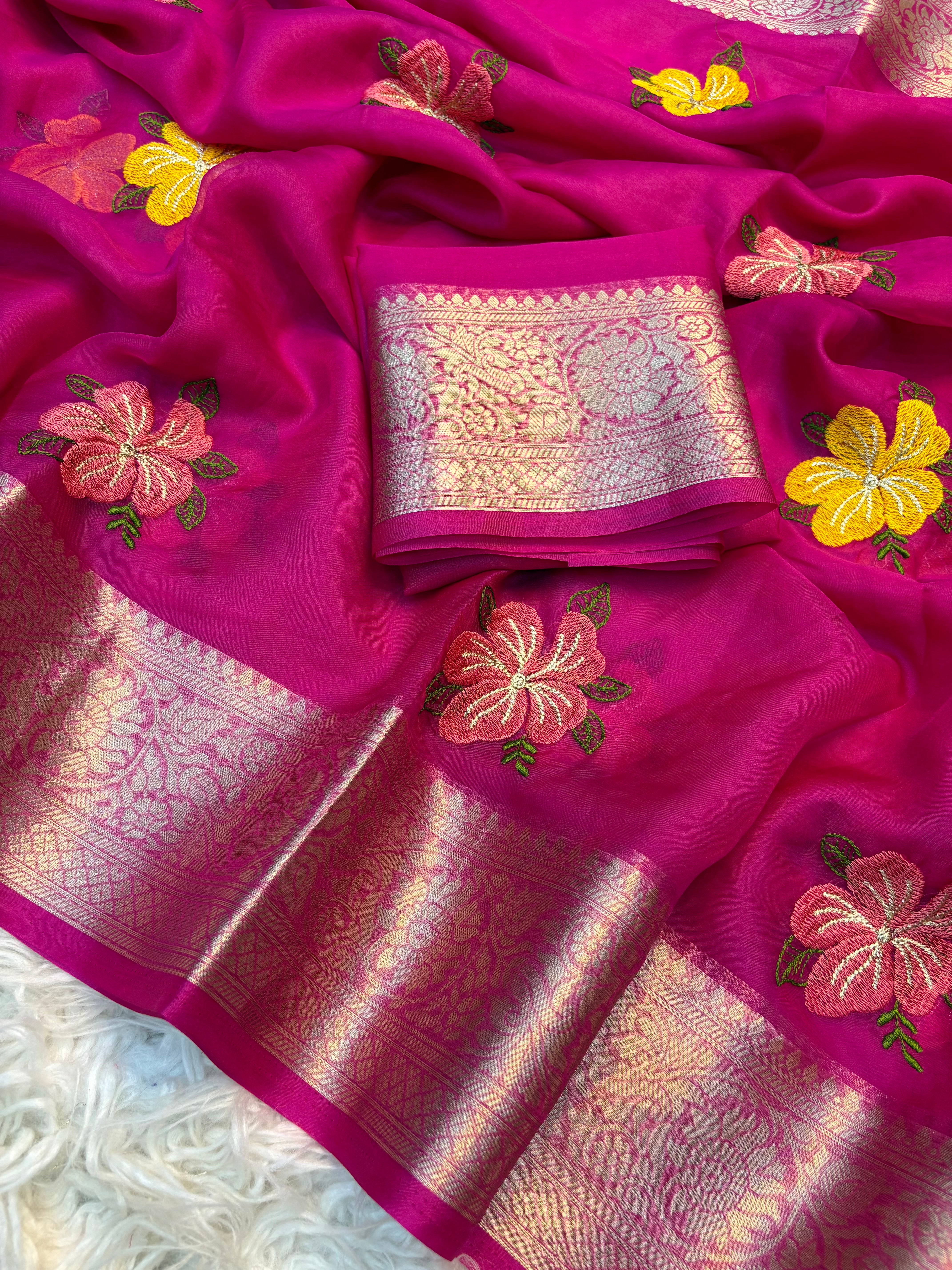 Effervescent Function Wear Organza Jacqurad Weaving Border Flower Thread Embroiderey Work Fancy Saree
