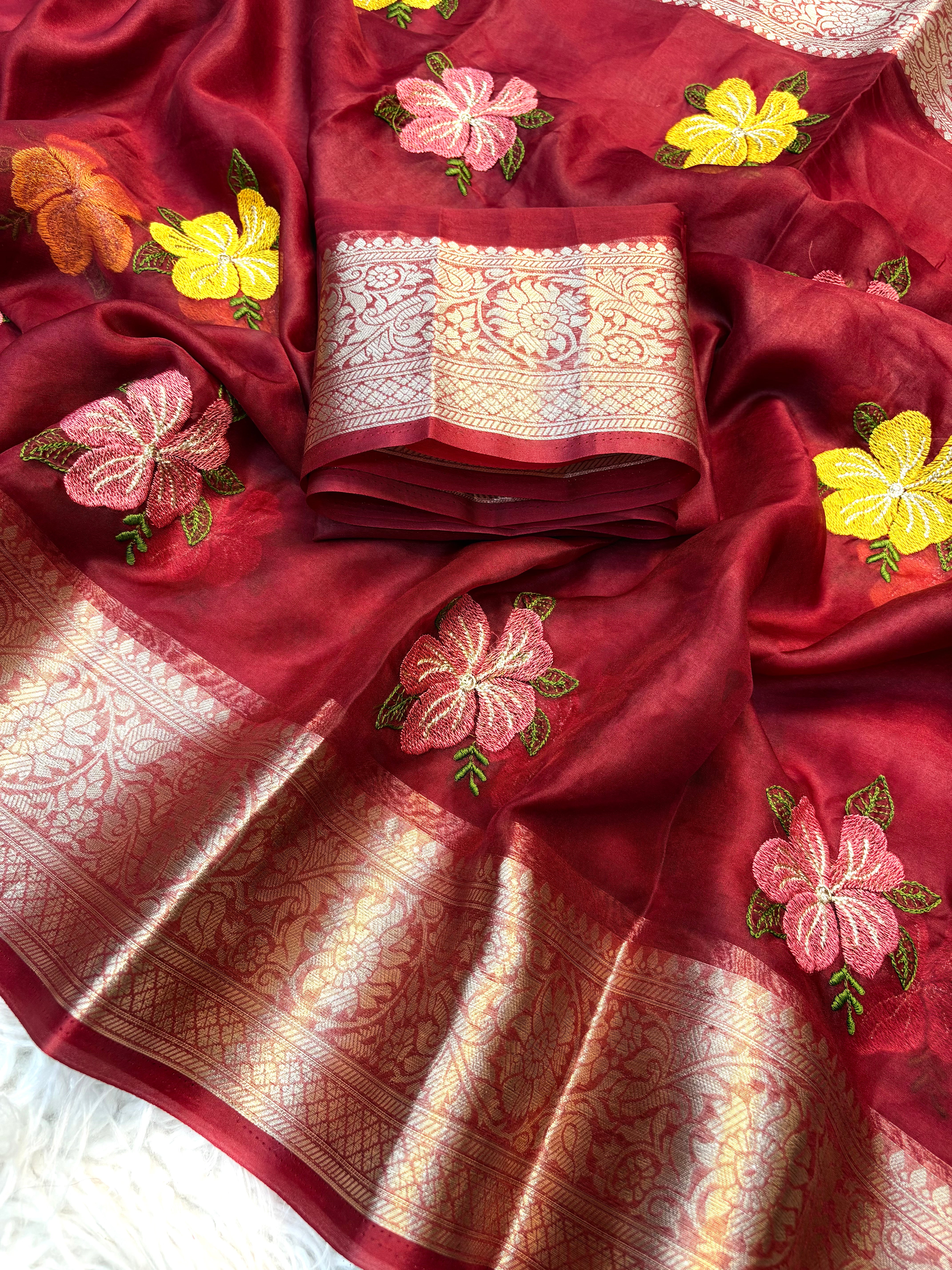 Effervescent Function Wear Organza Jacqurad Weaving Border Flower Thread Embroiderey Work Fancy Saree