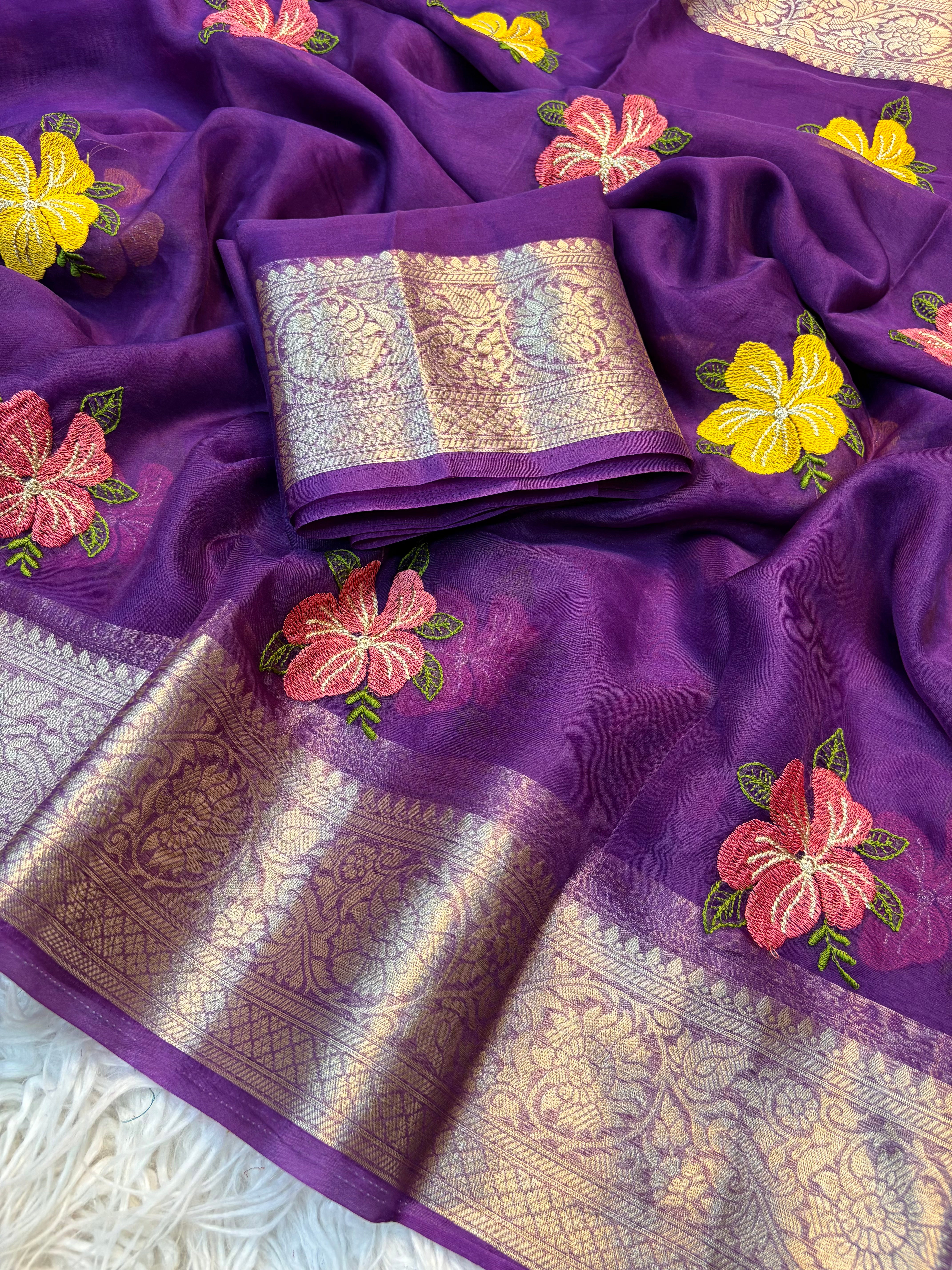 Effervescent Function Wear Organza Jacqurad Weaving Border Flower Thread Embroiderey Work Fancy Saree