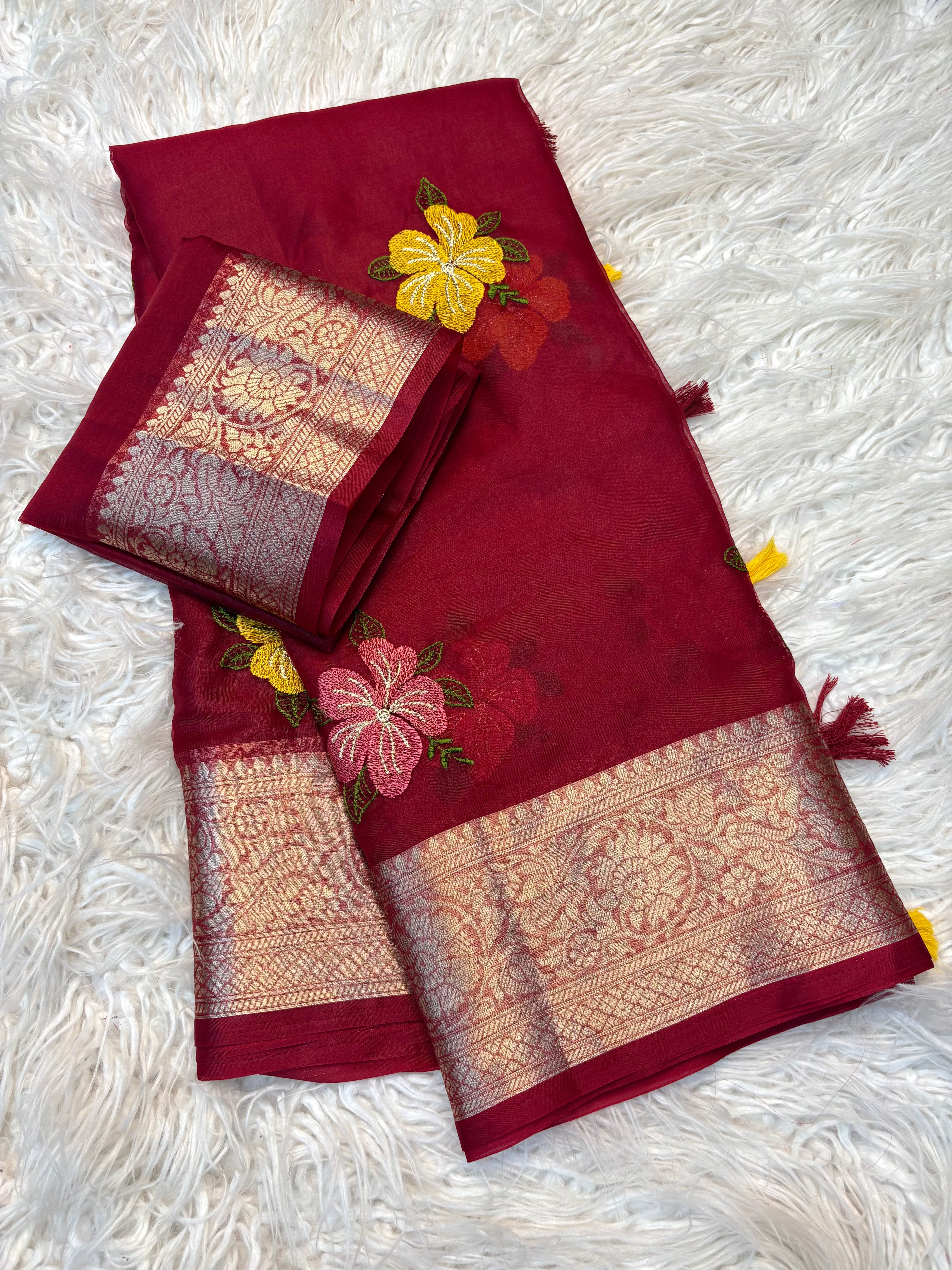 Effervescent Function Wear Organza Jacqurad Weaving Border Flower Thread Embroiderey Work Fancy Saree