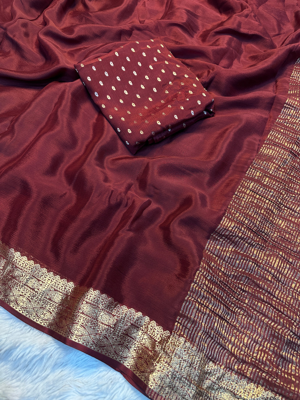 Effervescent Function Wear Chinnon Silk Jacquard Border Work Rich Pallu Fancy Saree With Blouse Piece