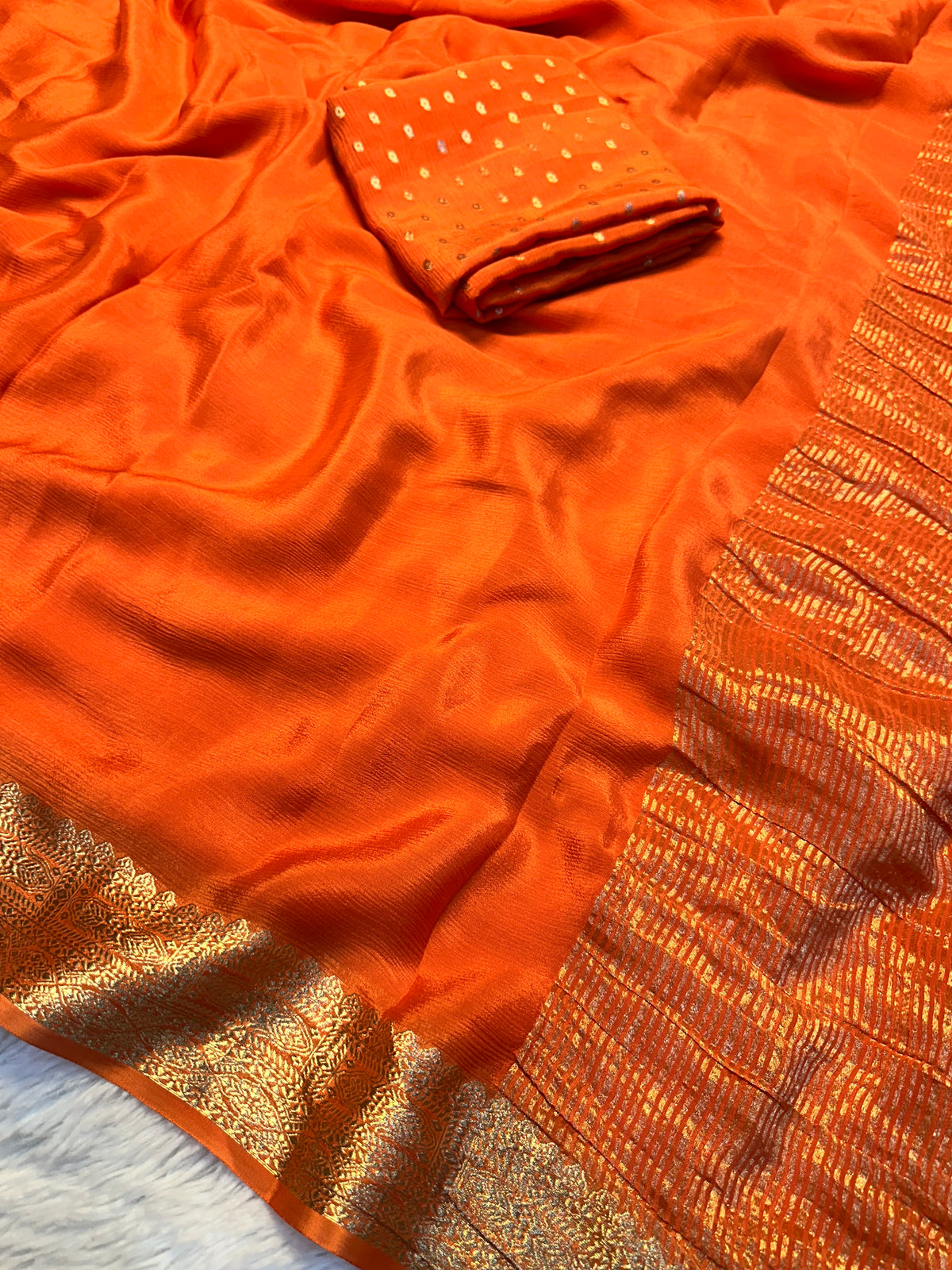 Effervescent Function Wear Chinnon Silk Jacquard Border Work Rich Pallu Fancy Saree With Blouse Piece