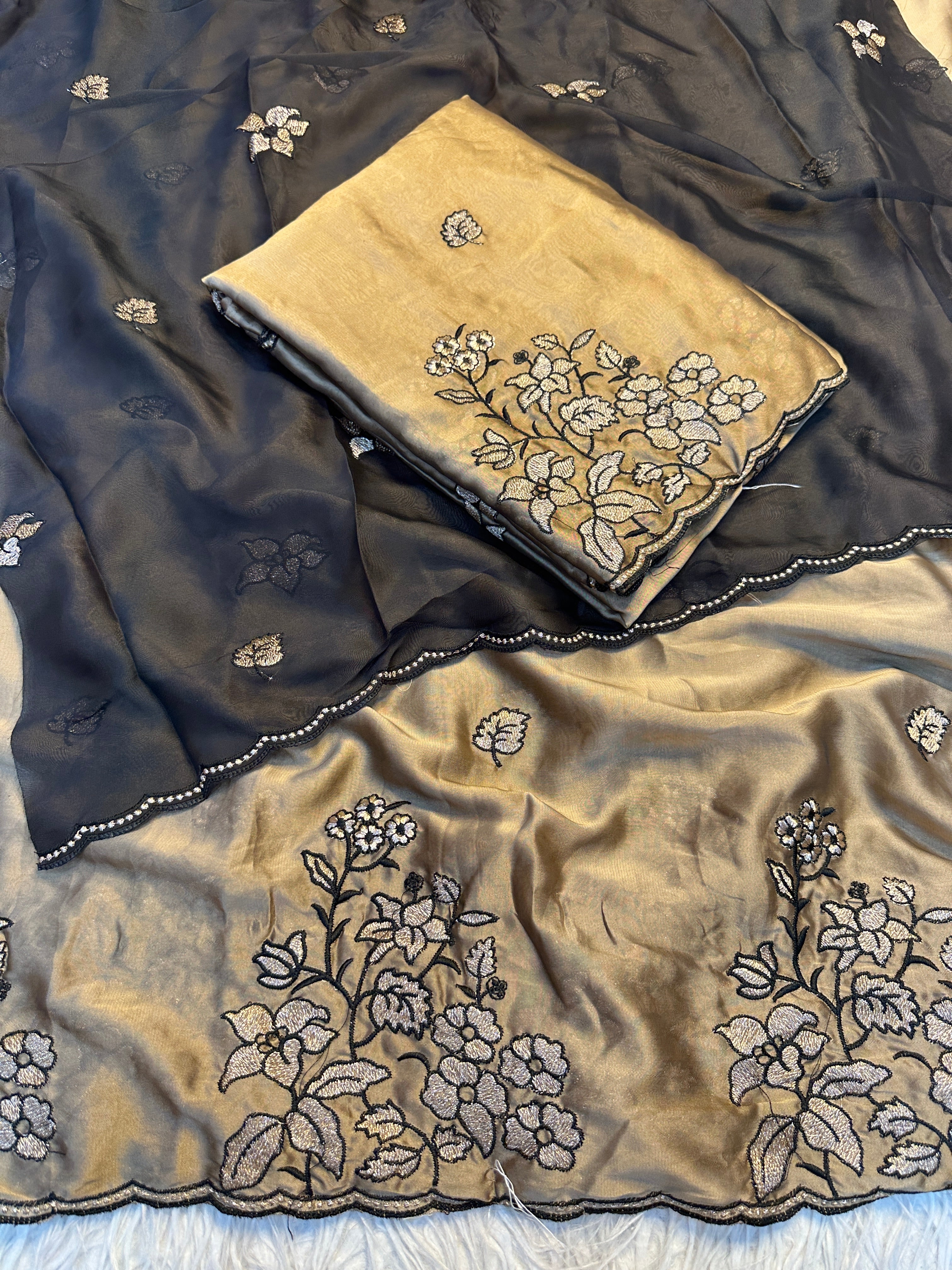 Amazing Wedding Wear Rangoli Silk Embroidery n Cut Work Border Fancy Saree With Contrast Blouse Piece