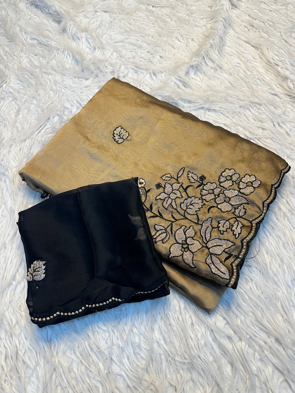 Amazing Wedding Wear Rangoli Silk Embroidery n Cut Work Border Fancy Saree With Contrast Blouse Piece