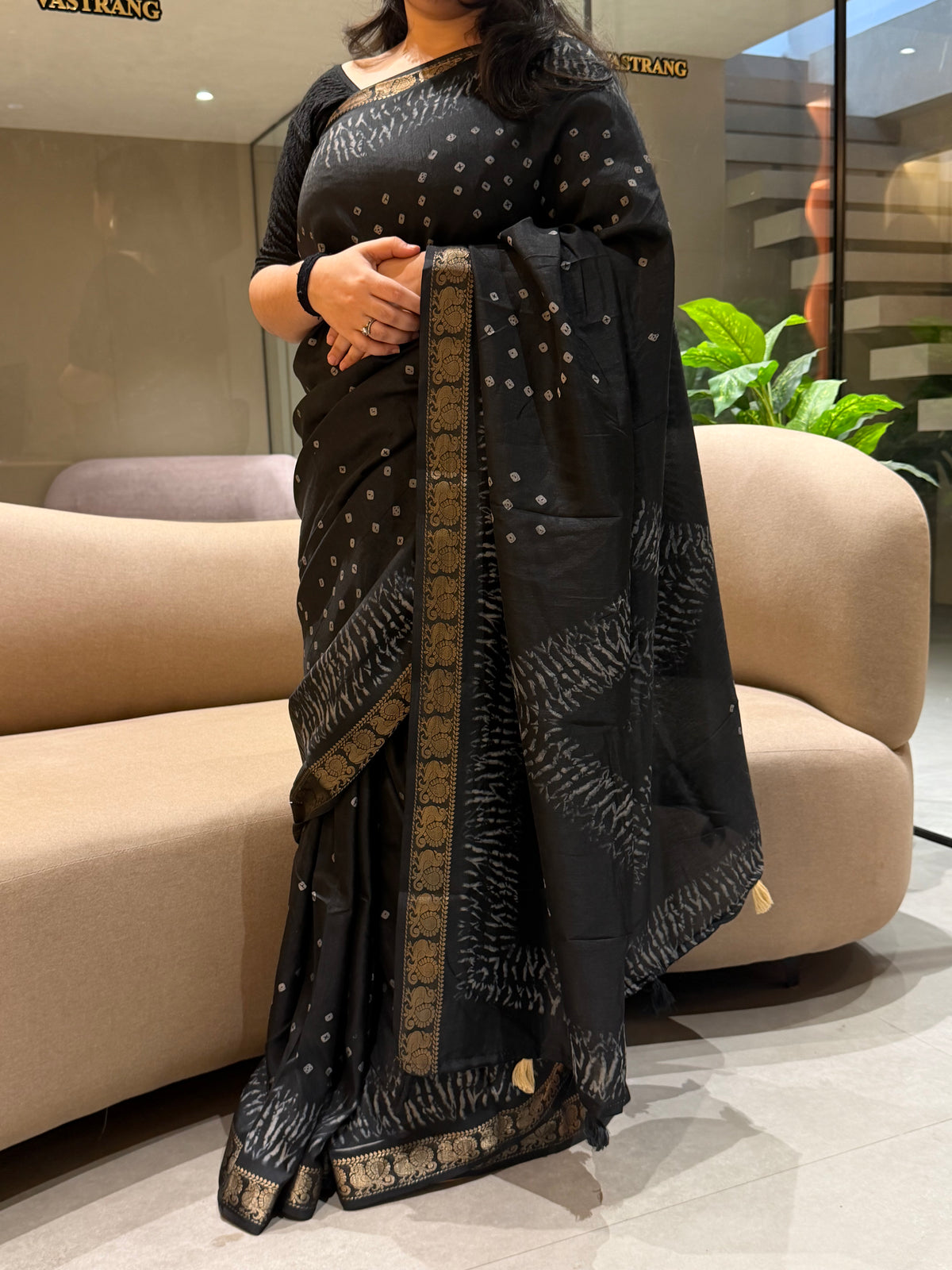 Evocative Function Wear Silk Pint Design Jacquard Border Fancy Saree With Blouse Piece