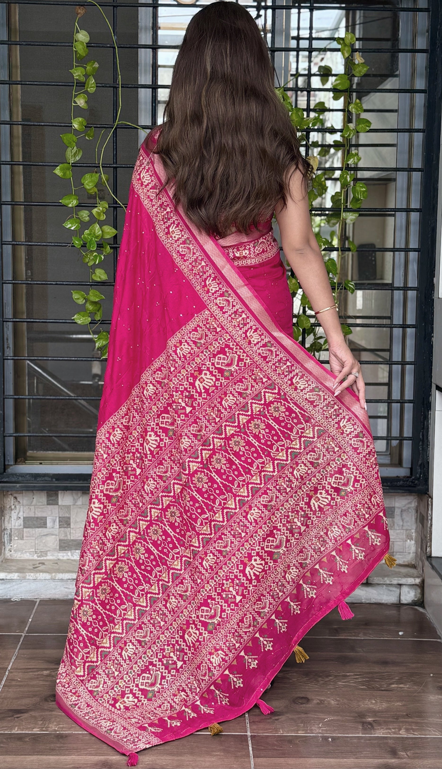 Entrancing Pure Mul Cotton Sequence  With Ajrakh Prined Fancy Designer Saree With Gratifying Blouse Piece