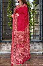 Load image into Gallery viewer, Entrancing Pure Mul Cotton Sequence  With Ajrakh Prined Fancy Designer Saree With Gratifying Blouse Piece
