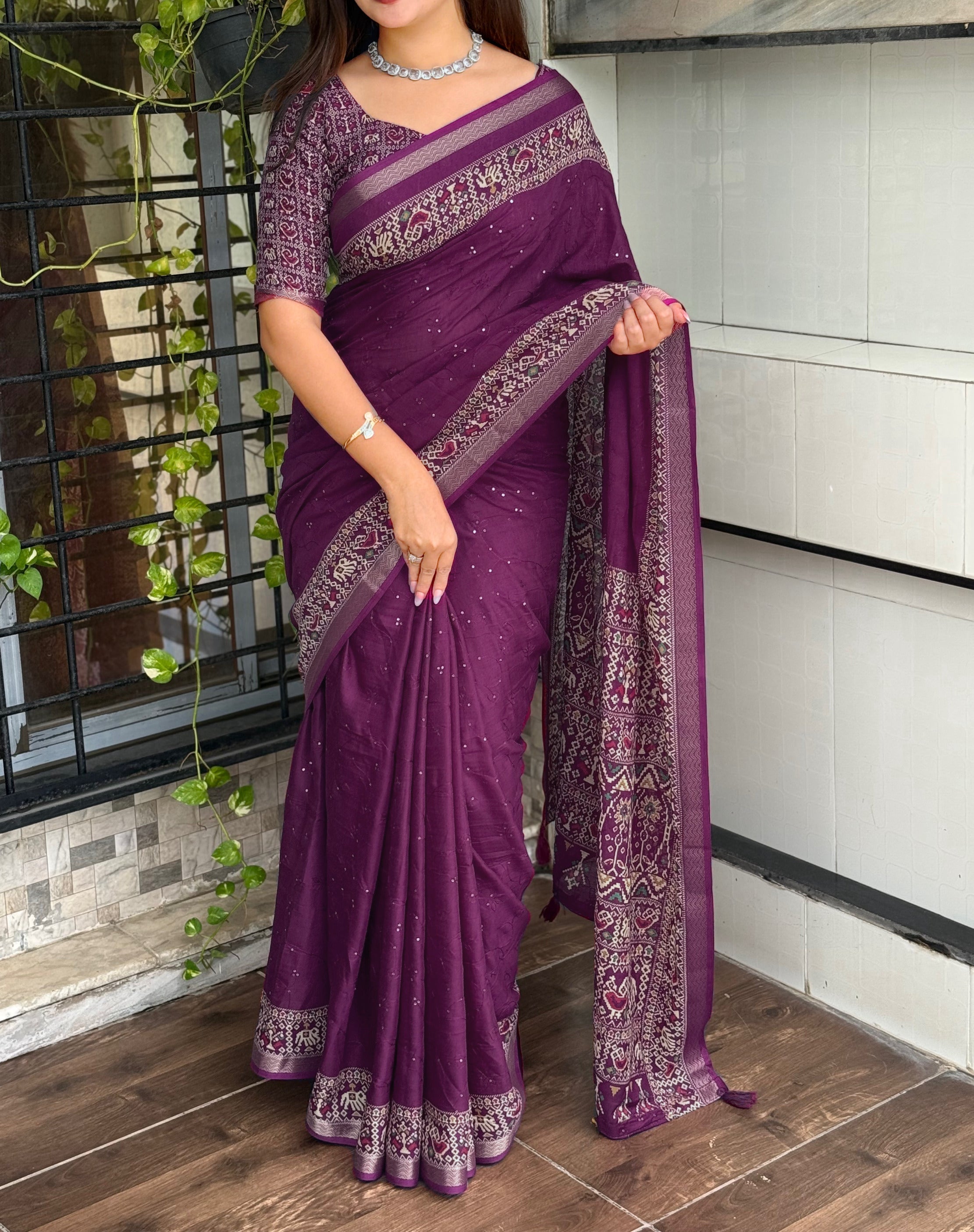 Entrancing Pure Mul Cotton Sequence  With Ajrakh Prined Fancy Designer Saree With Gratifying Blouse Piece