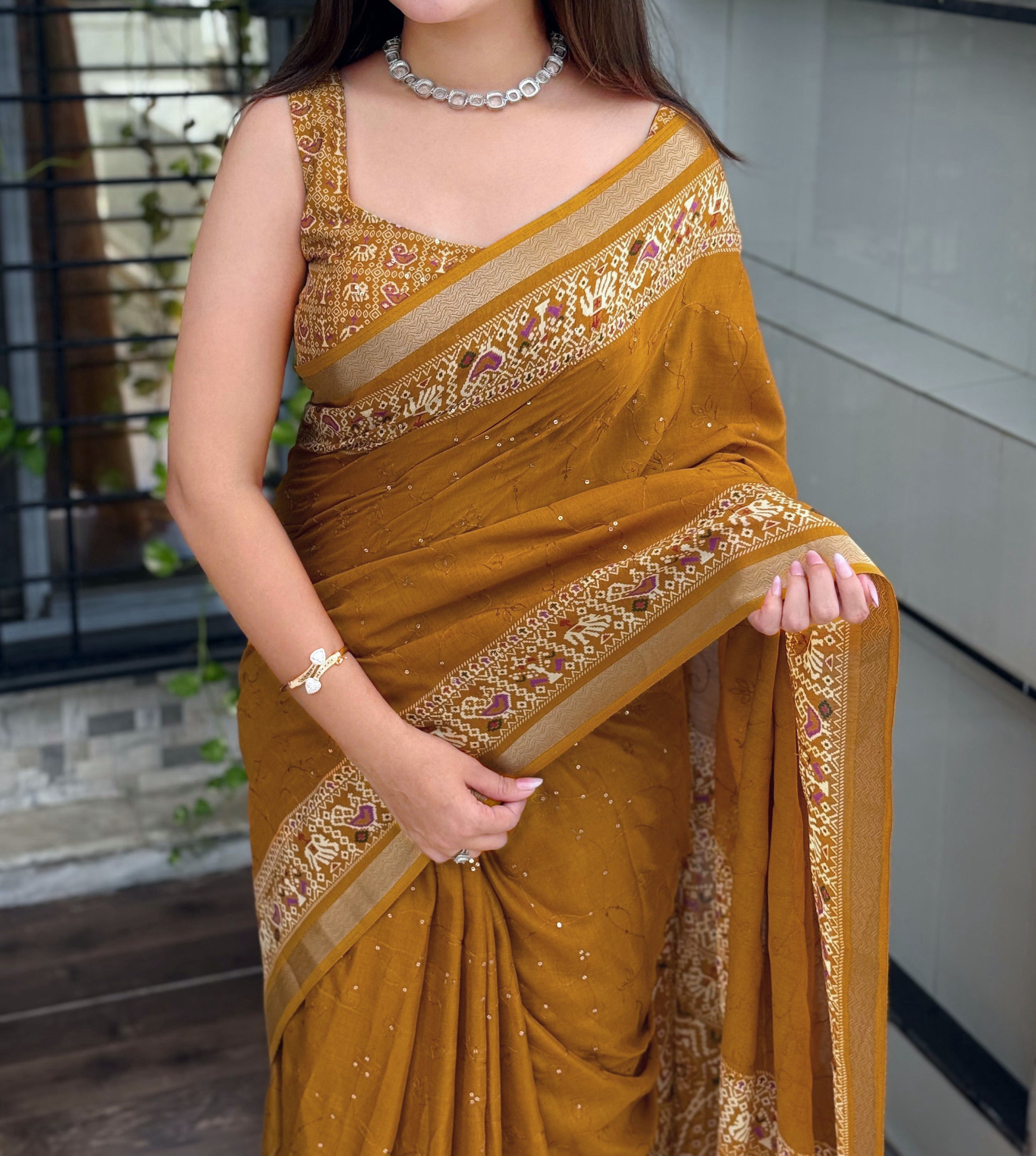 Entrancing Pure Mul Cotton Sequence  With Ajrakh Prined Fancy Designer Saree With Gratifying Blouse Piece