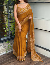 Load image into Gallery viewer, Entrancing Pure Mul Cotton Sequence  With Ajrakh Prined Fancy Designer Saree With Gratifying Blouse Piece
