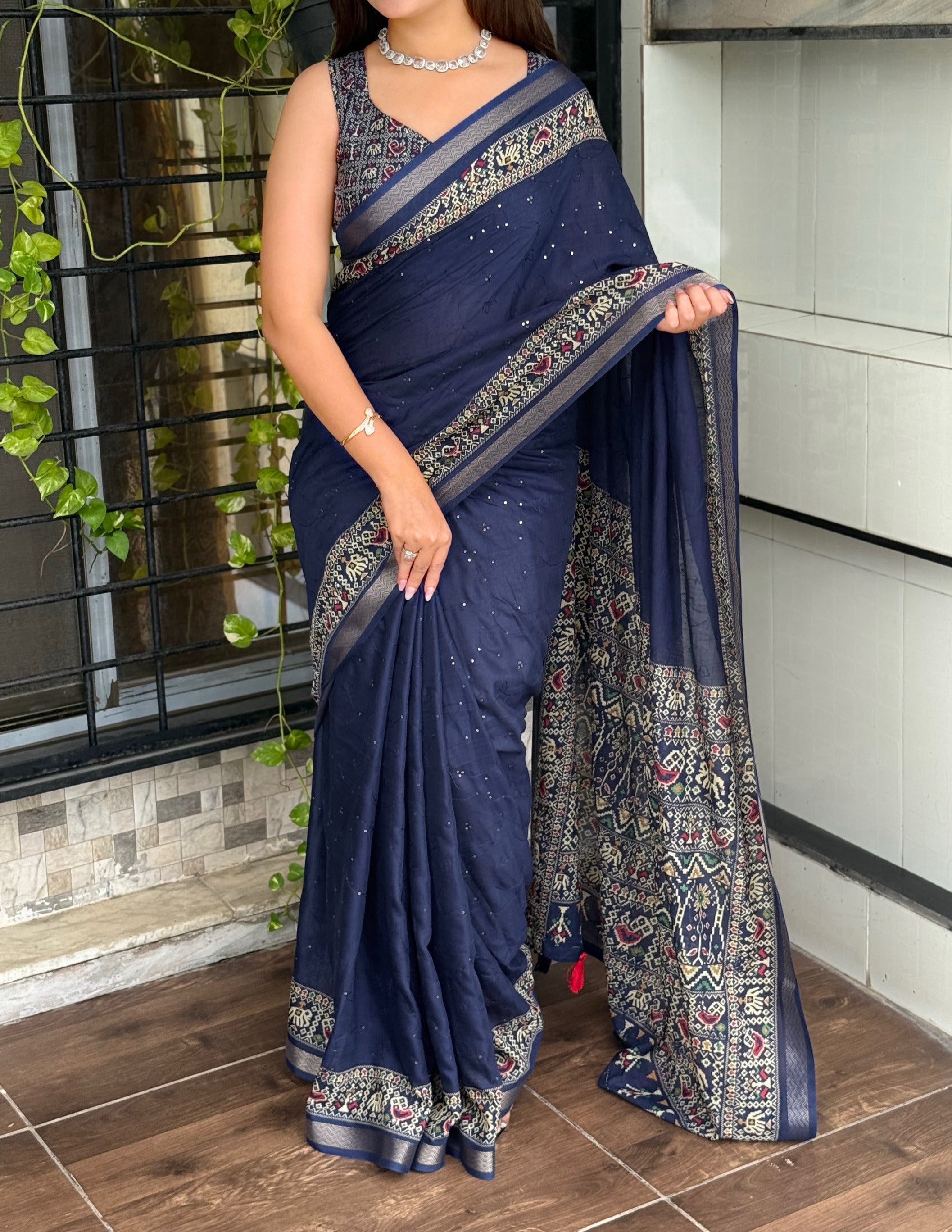 Entrancing Pure Mul Cotton Sequence  With Ajrakh Prined Fancy Designer Saree With Gratifying Blouse Piece