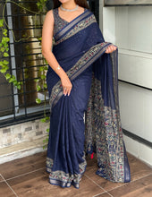 Load image into Gallery viewer, Entrancing Pure Mul Cotton Sequence  With Ajrakh Prined Fancy Designer Saree With Gratifying Blouse Piece
