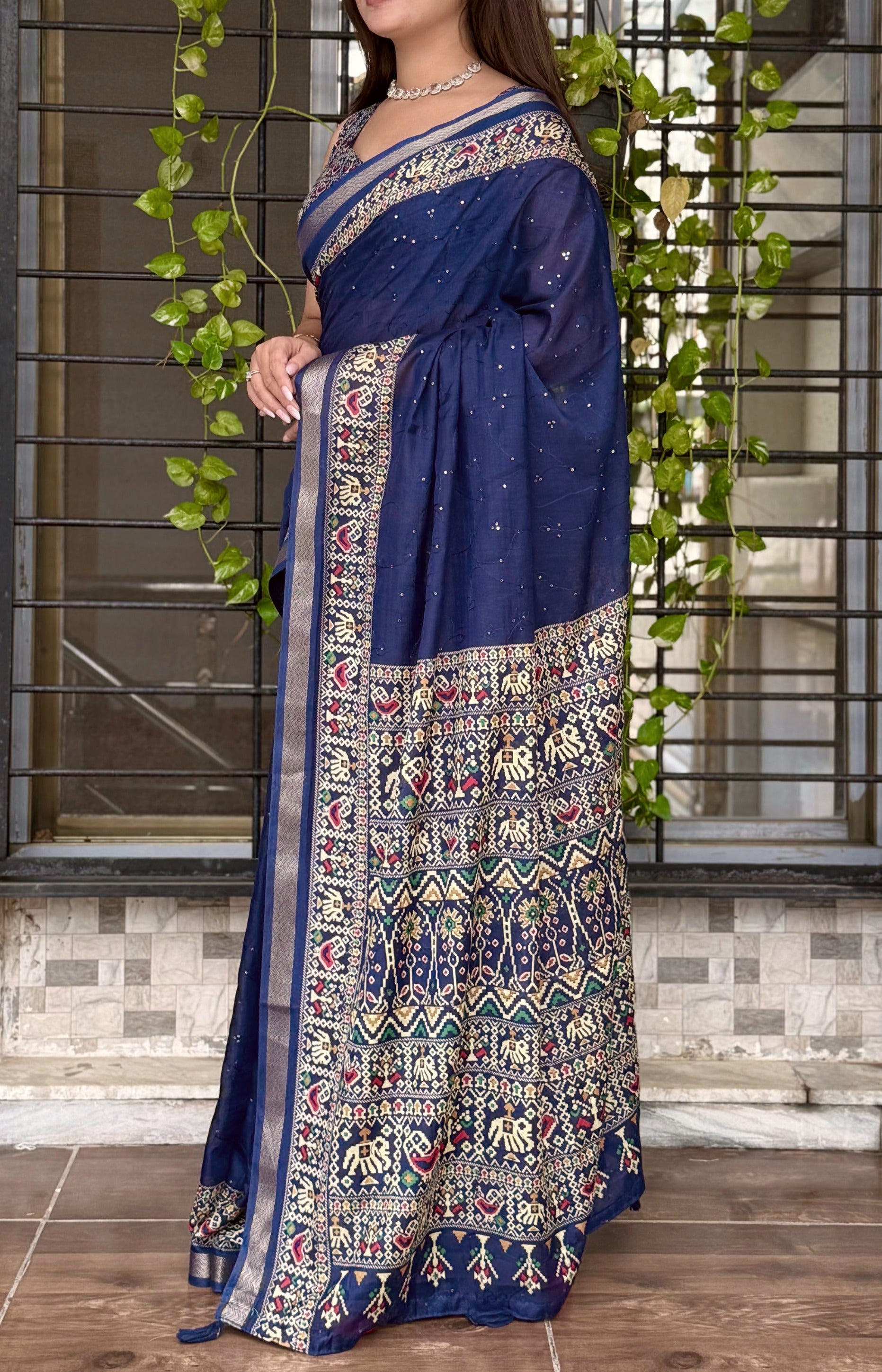 Entrancing Pure Mul Cotton Sequence  With Ajrakh Prined Fancy Designer Saree With Gratifying Blouse Piece