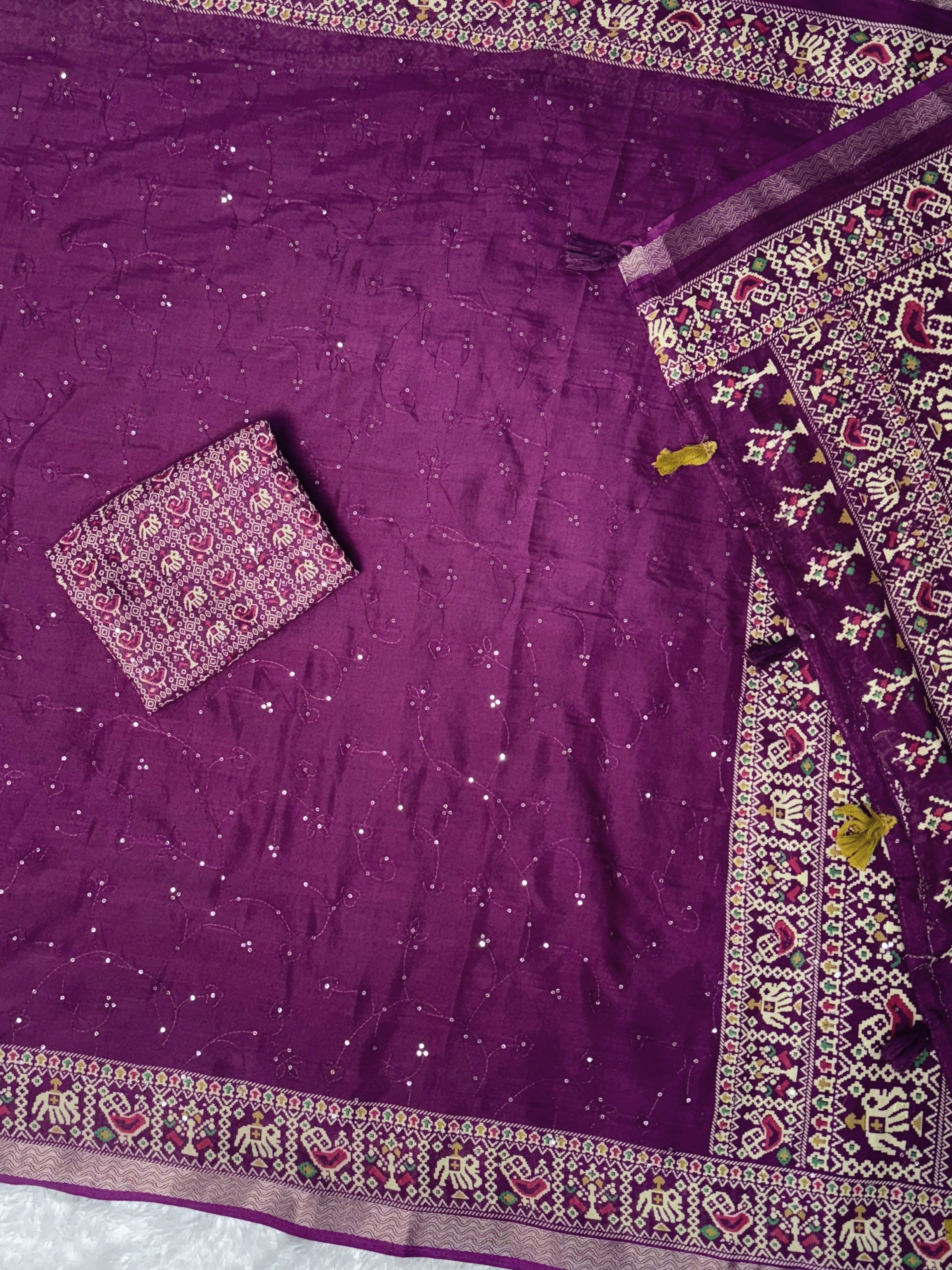 Entrancing Pure Mul Cotton Sequence  With Ajrakh Prined Fancy Designer Saree With Gratifying Blouse Piece