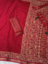 Load image into Gallery viewer, Entrancing Pure Mul Cotton Sequence  With Ajrakh Prined Fancy Designer Saree With Gratifying Blouse Piece
