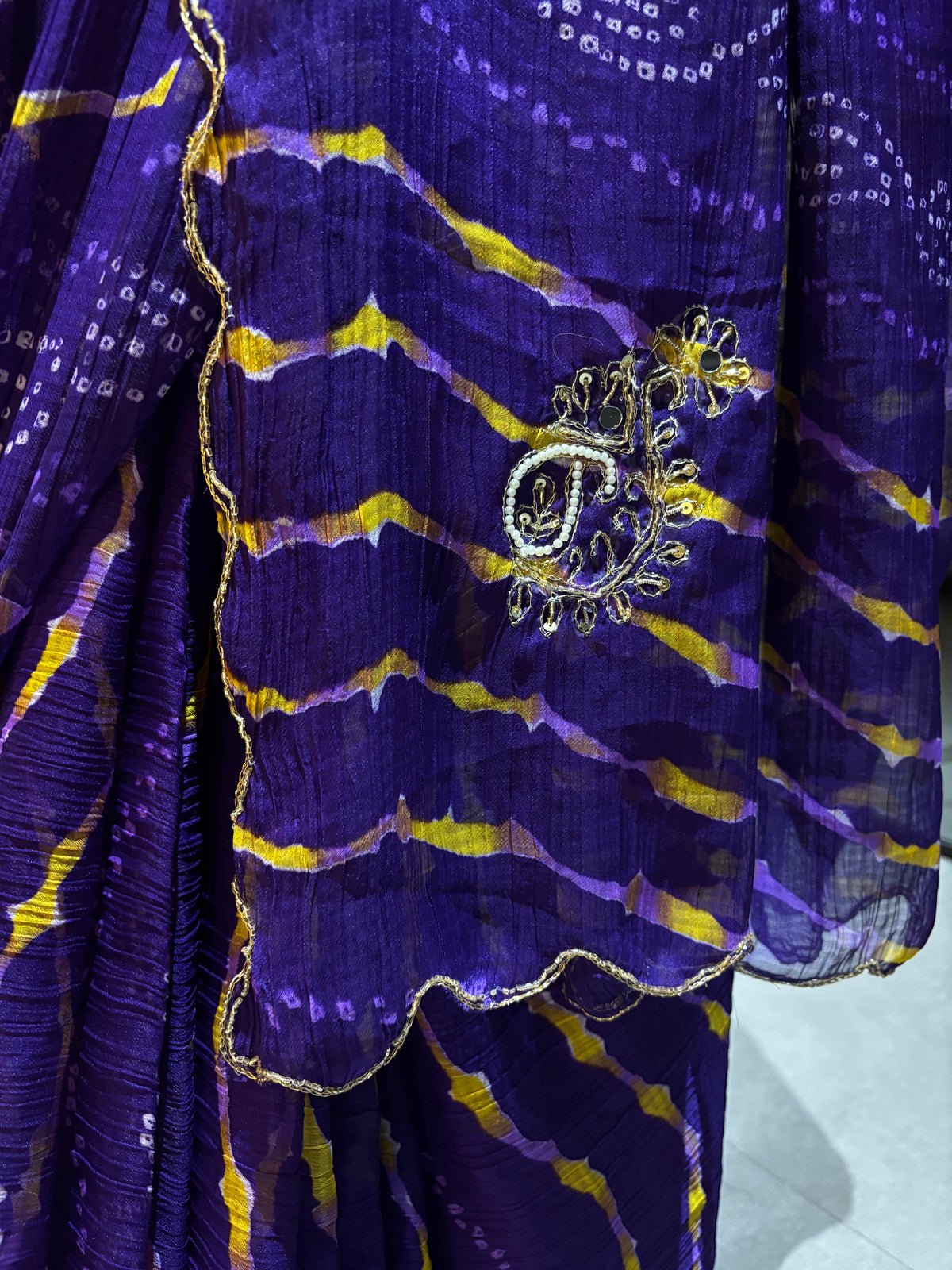 Divine Wedding Wear Chiffon Lehriya Print Embroidery n Handwork Desinger Saree With Blouse piece