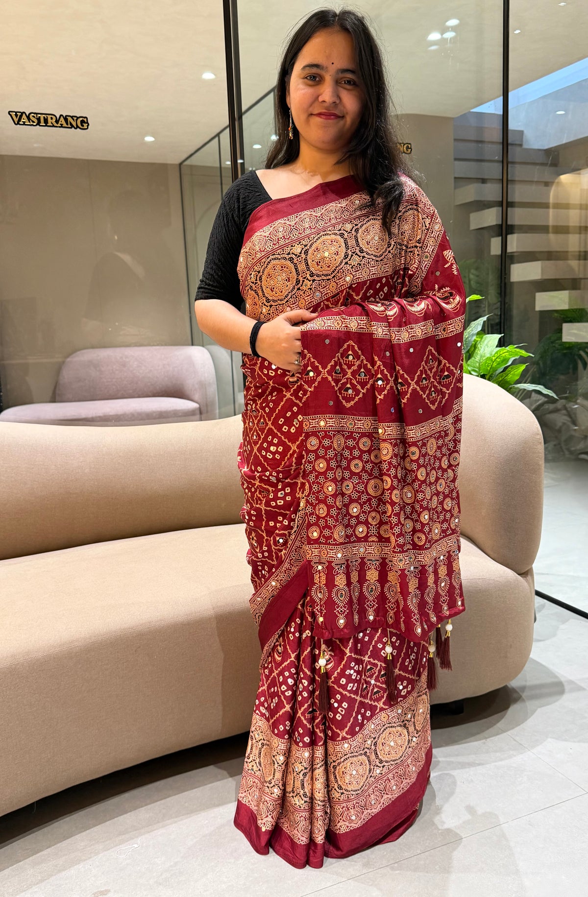 Glamorous Party Wear Silk Bandhani Print Mirror Work Rich Pallu Fancy Saree With Blouse Piece