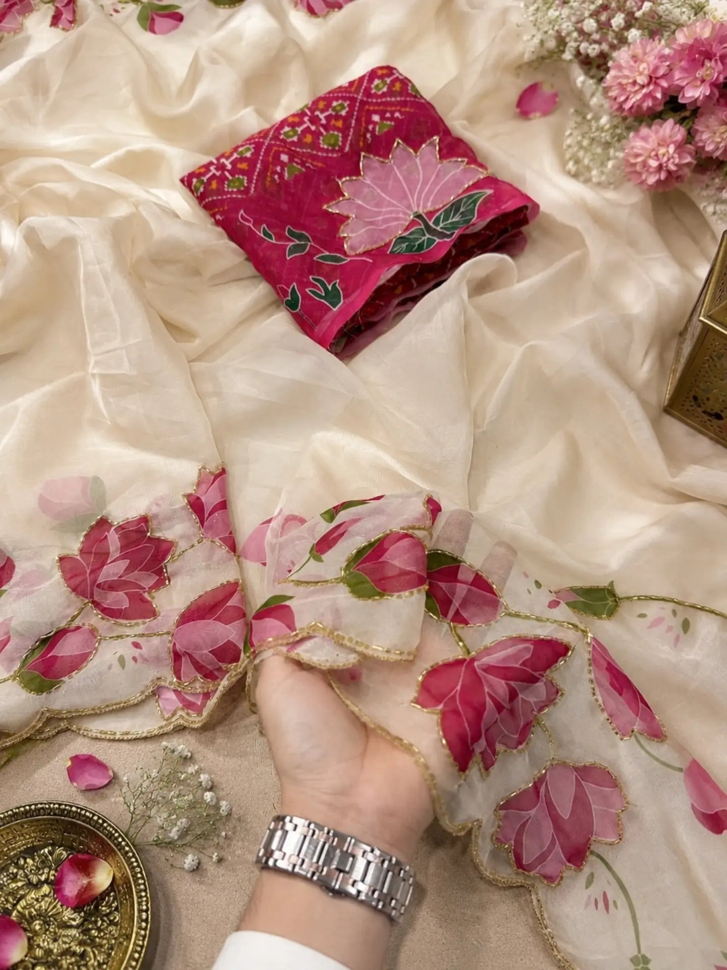 Glamorous Wedding Wear Pure Soft Silk Floral Prints n Handwork Designer Saree With Contrast Blouse Piece