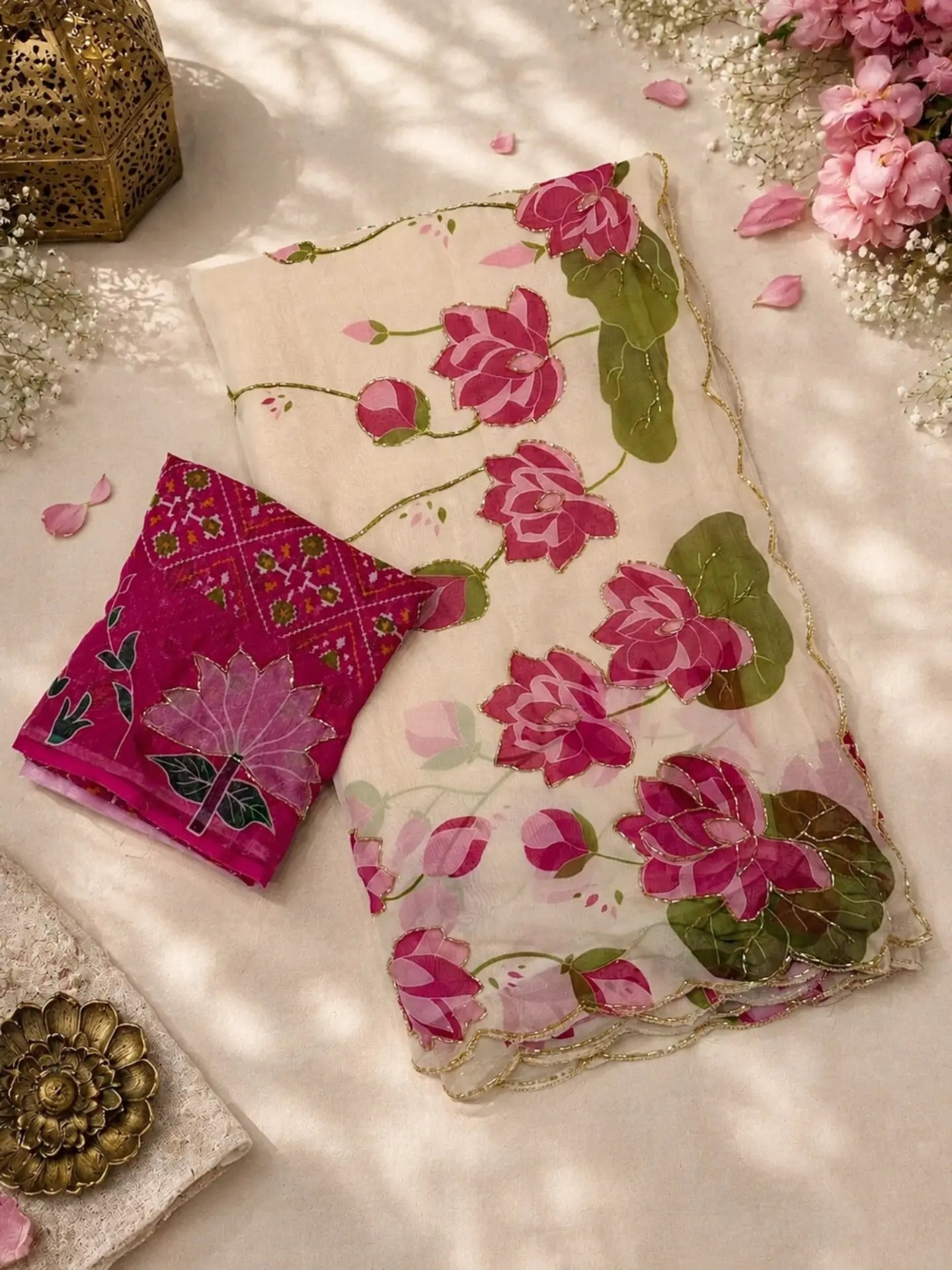 Glamorous Wedding Wear Pure Soft Silk Floral Prints n Handwork Designer Saree With Contrast Blouse Piece