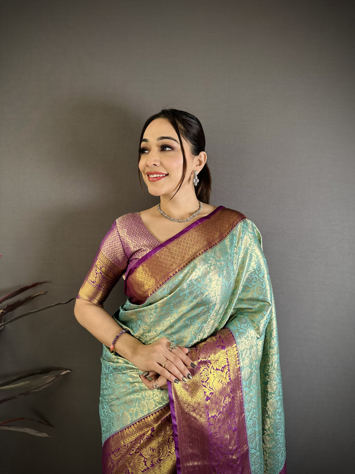 Charismatic Wedding Wear Kanjivaram Silk Rich Pallu Jacquard Border Designer Saree With Contrast Blouse Piece