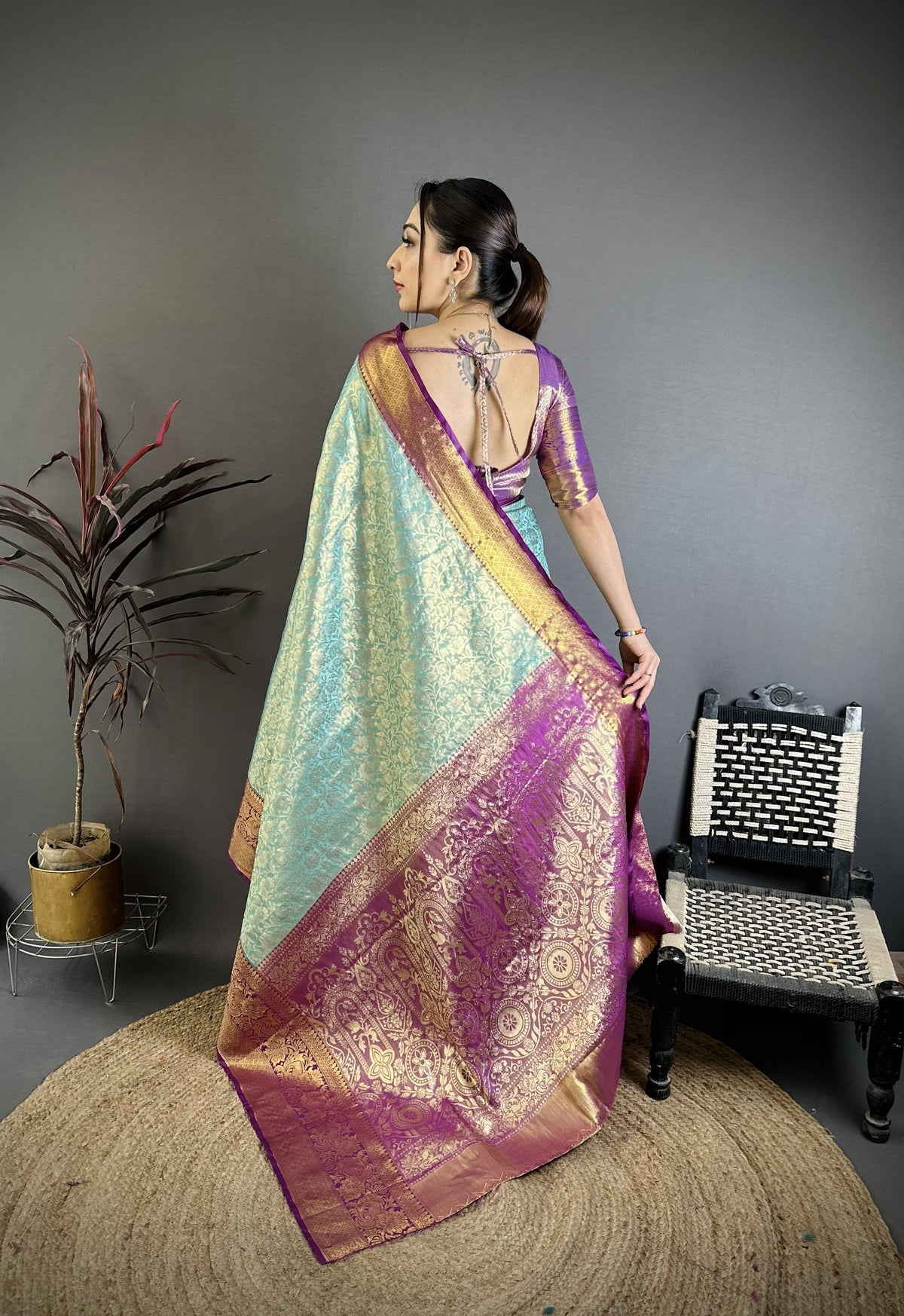 Charismatic Wedding Wear Kanjivaram Silk Rich Pallu Jacquard Border Designer Saree With Contrast Blouse Piece