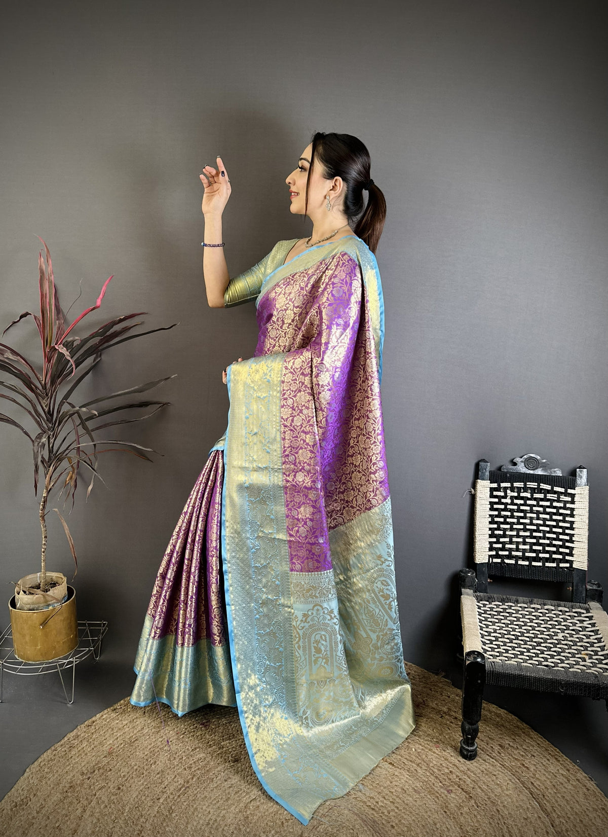 Charismatic Wedding Wear Kanjivaram Silk Rich Pallu Jacquard Border Designer Saree With Contrast Blouse Piece