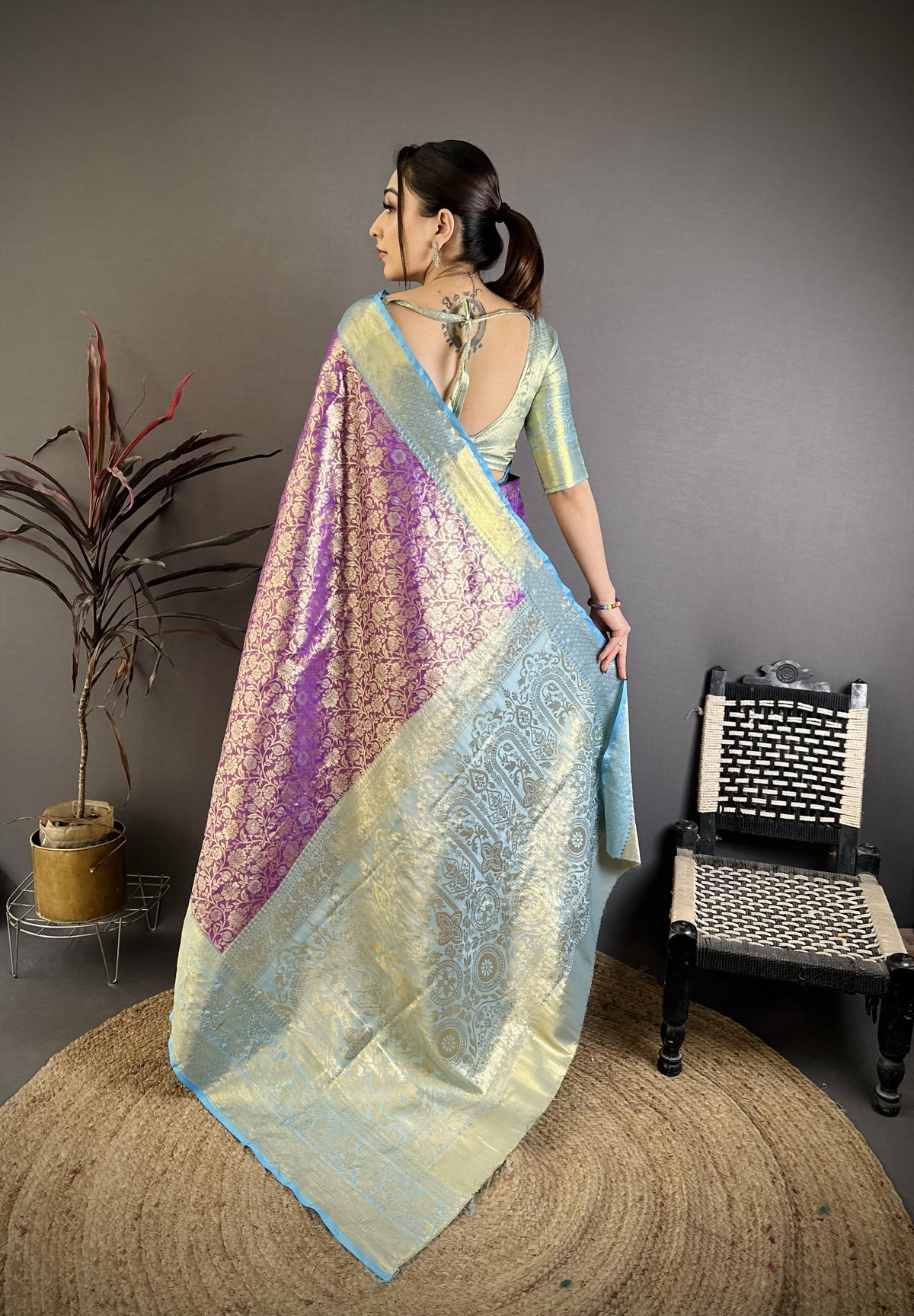Charismatic Wedding Wear Kanjivaram Silk Rich Pallu Jacquard Border Designer Saree With Contrast Blouse Piece