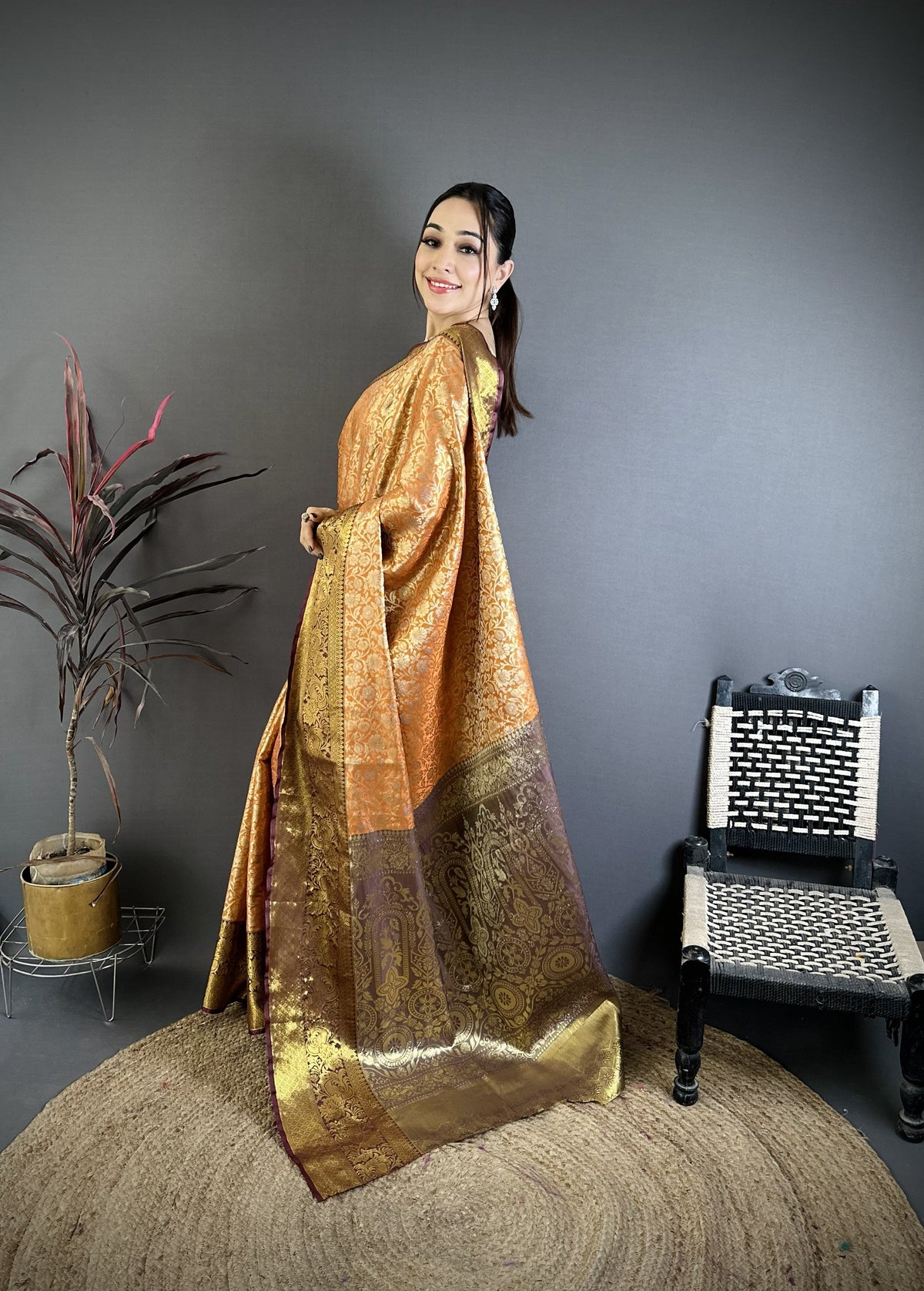Charismatic Wedding Wear Kanjivaram Silk Rich Pallu Jacquard Border Designer Saree With Contrast Blouse Piece