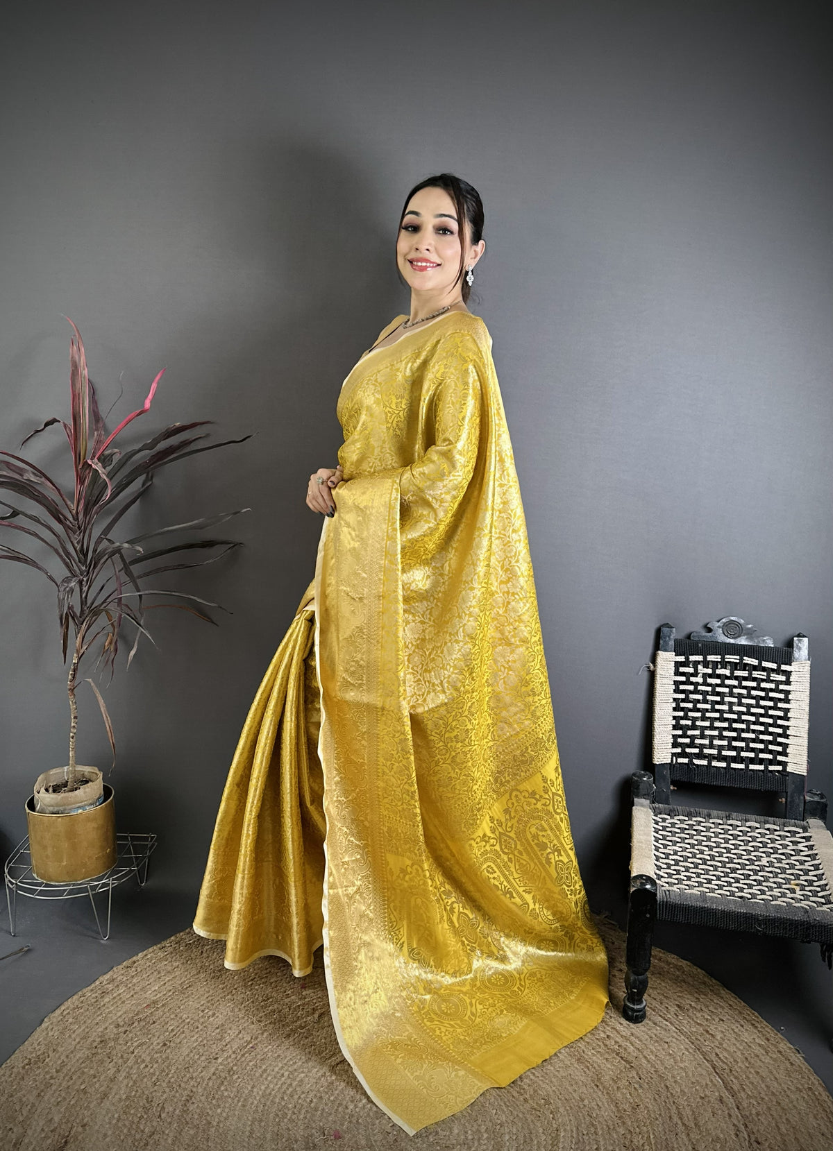 Charismatic Wedding Wear Kanjivaram Silk Rich Pallu Jacquard Border Designer Saree With Contrast Blouse Piece