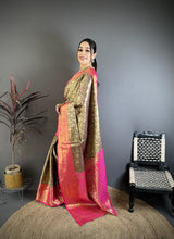 Load image into Gallery viewer, Charismatic Wedding Wear Kanjivaram Silk Rich Pallu Jacquard Border Designer Saree With Contrast Blouse Piece
