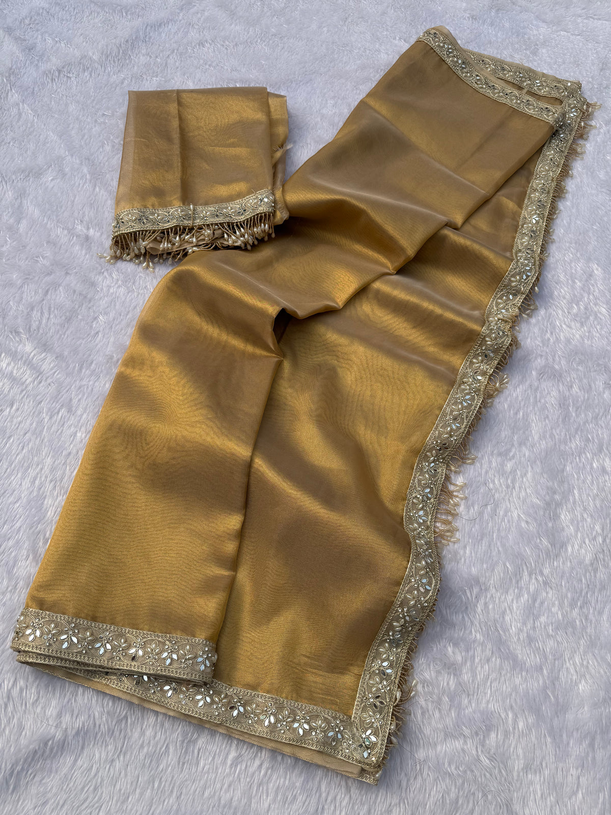 Redolent Wedding Wear Banarasi Tissue Silk Jacquard Zari Weaving Work Designer Saree With Matching Blouse
