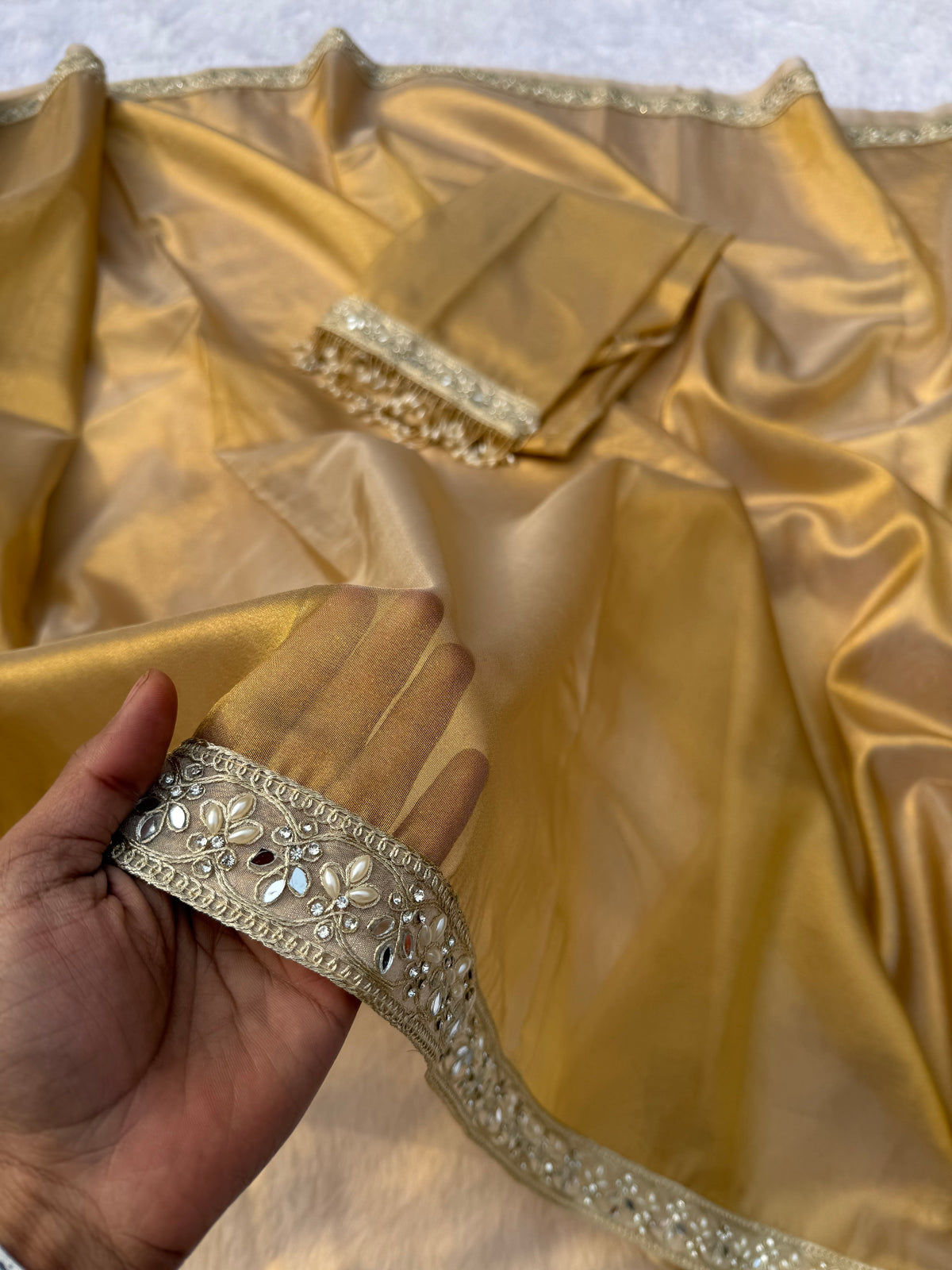 Redolent Wedding Wear Banarasi Tissue Silk Jacquard Zari Weaving Work Designer Saree With Matching Blouse