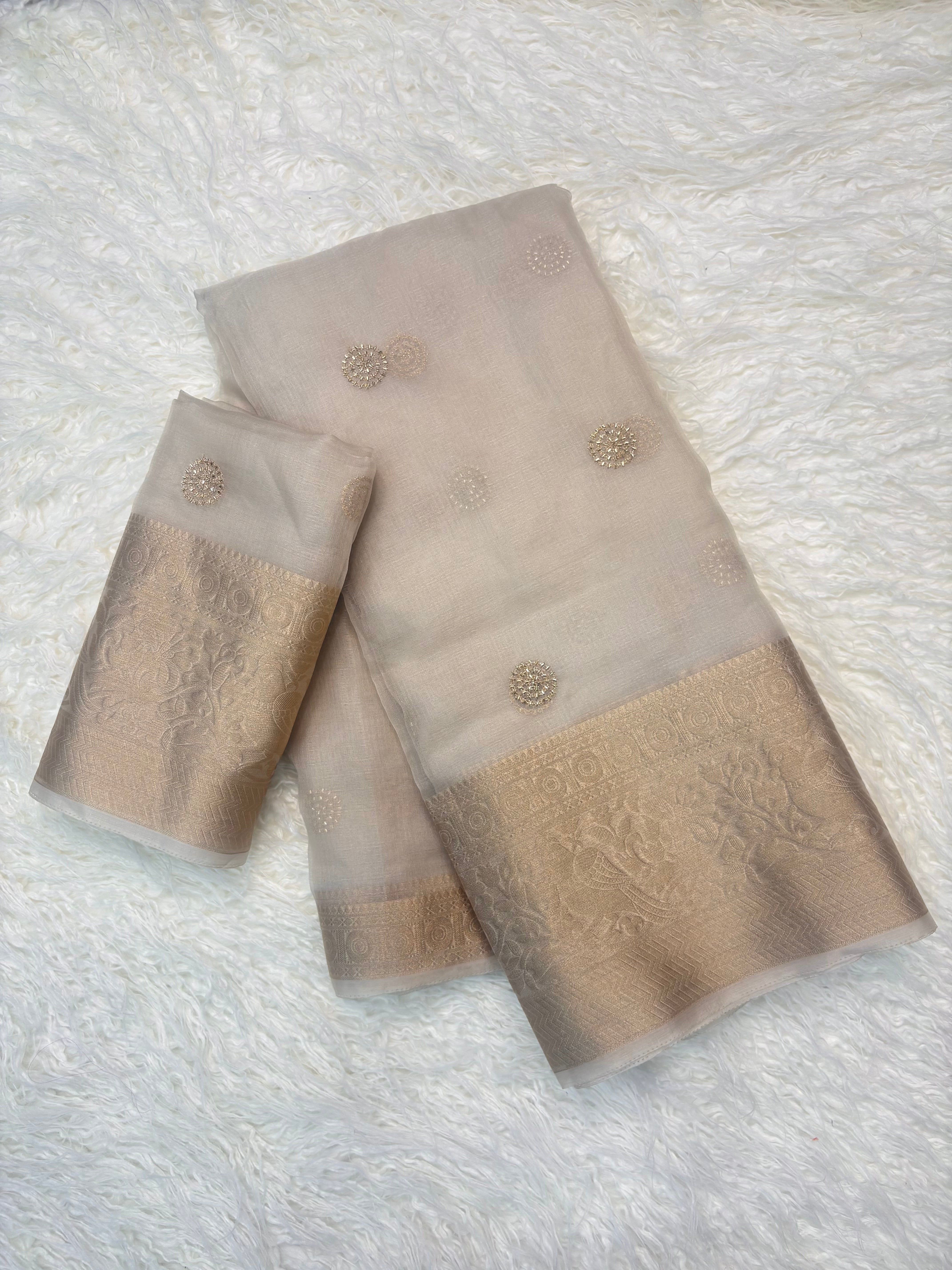 Fantabulous Festive Wear Soft Silk Jacquard Weaving Border Saree With Same Blouse Piece